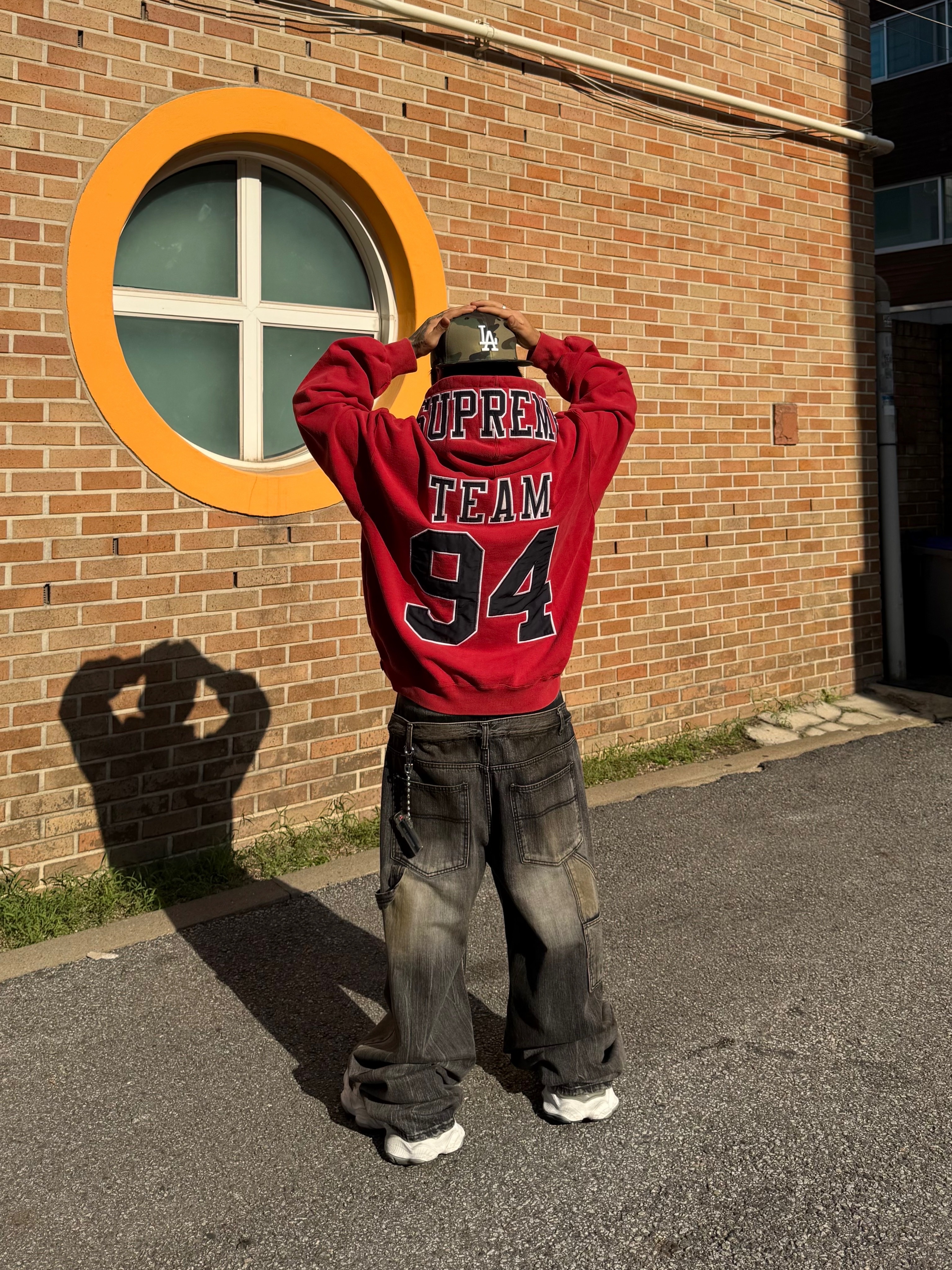 Supreme Team 94 Hooded Sweatshirt Red - 25SS 착용 스타일 - 6