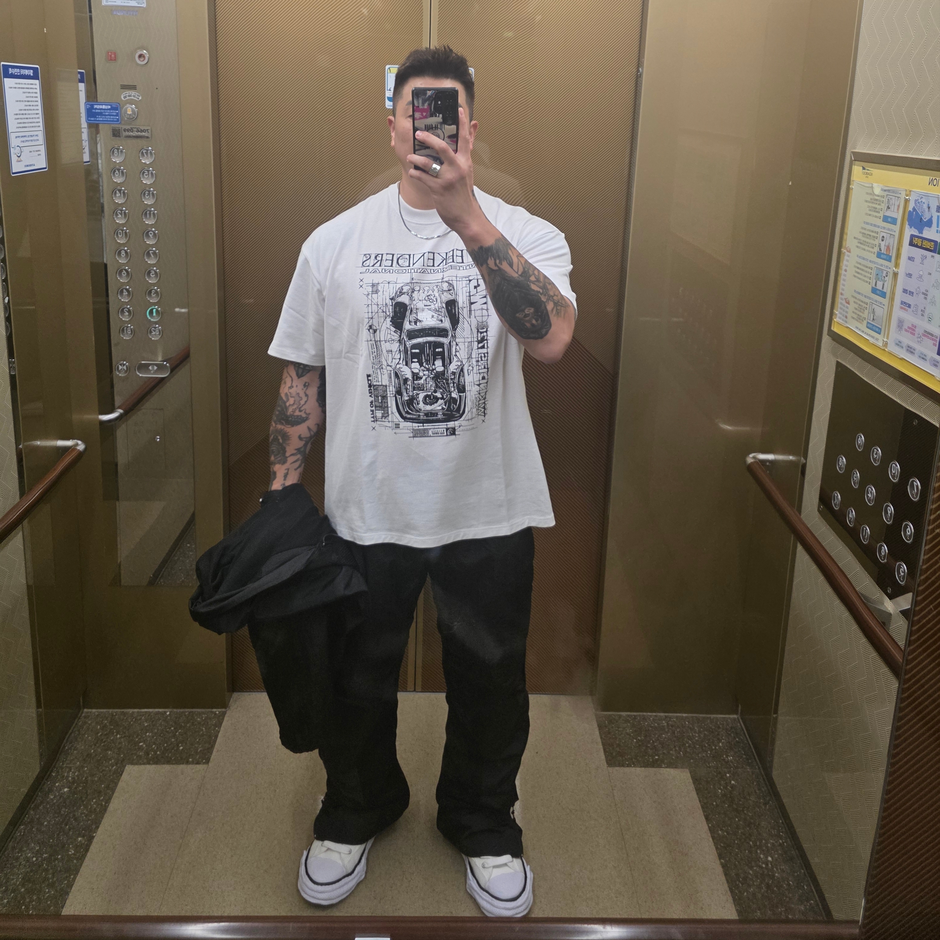 Maison Mihara Yasuhiro Peterson23 OG Sole Canvas Low-top Sneakers White, Punch Drunk Parties GhostMark 2-Way Wind Pants BLACK 착용 스타일