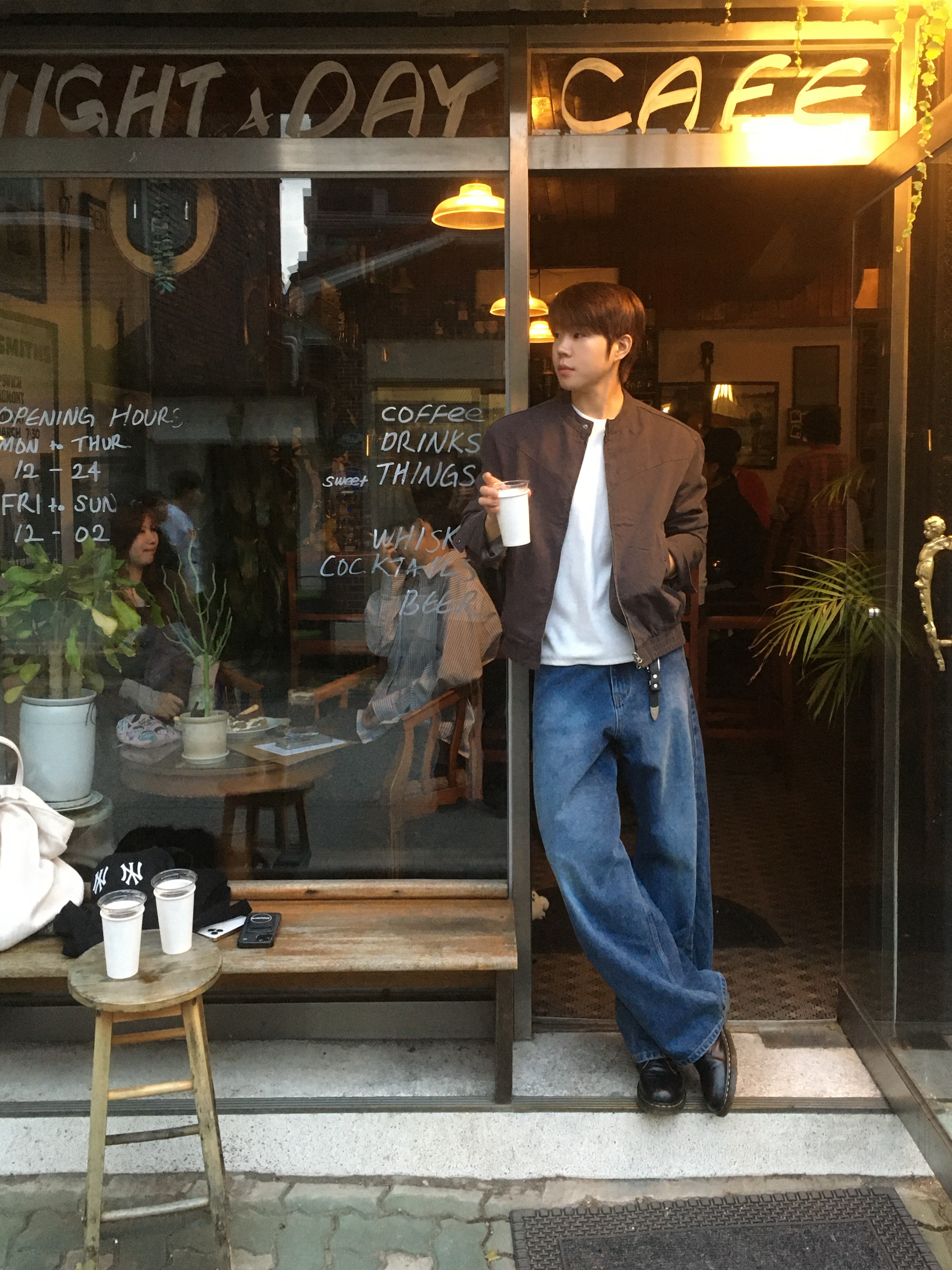 Dr. Martens 1461 Smooth Black 착용 스타일 - 1