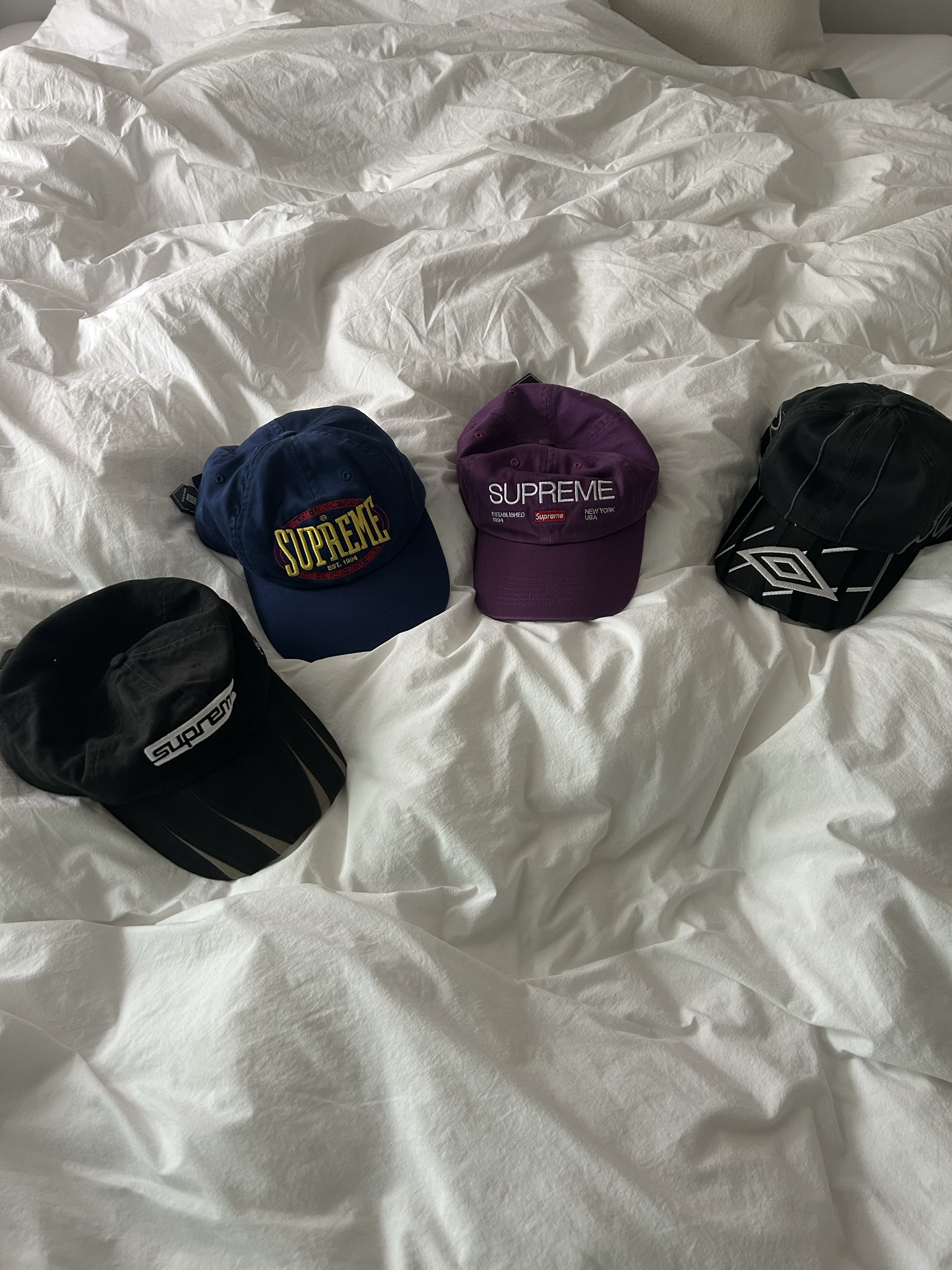 Supreme Warm Up 6-Panel Navy - 23FW, Supreme Jagged Visor 6-Panel Black - 23FW 착용 스타일