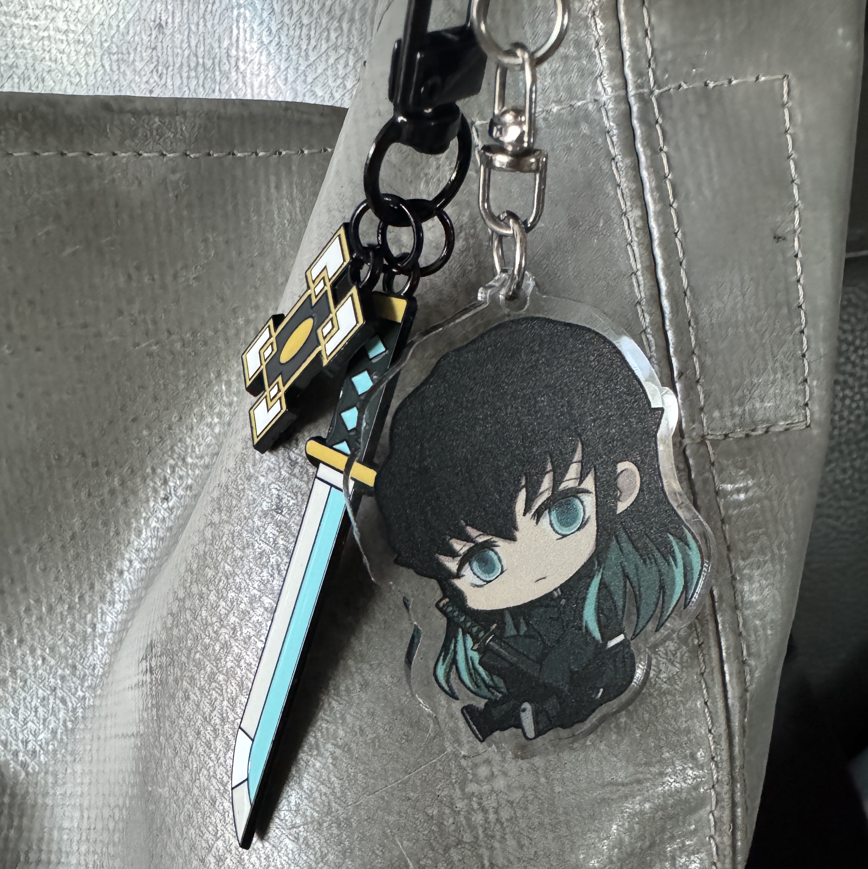 Demon Slayer Kimetsu No Yaiba Nichirin Sword Keyring Muichiro Tokito 착용 스타일