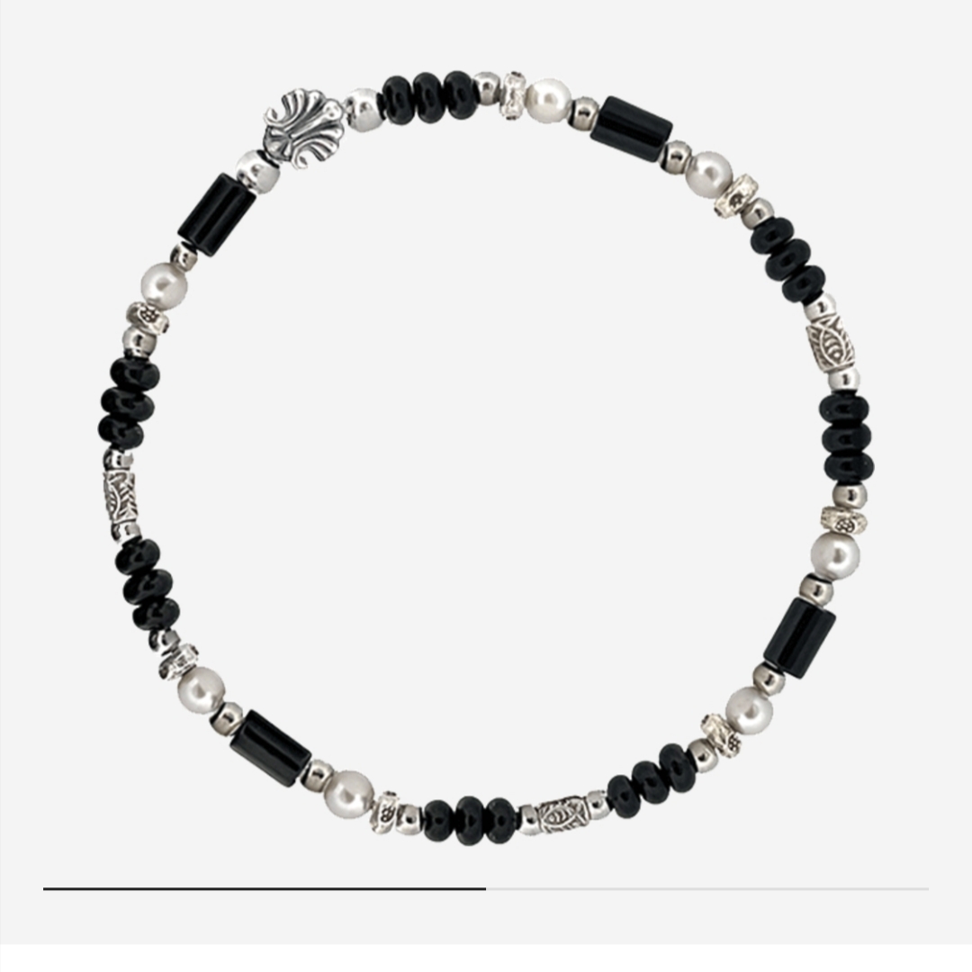 [KREAM 단독] Scudo Shell Black Pearl Beads Bracelet 착용 스타일