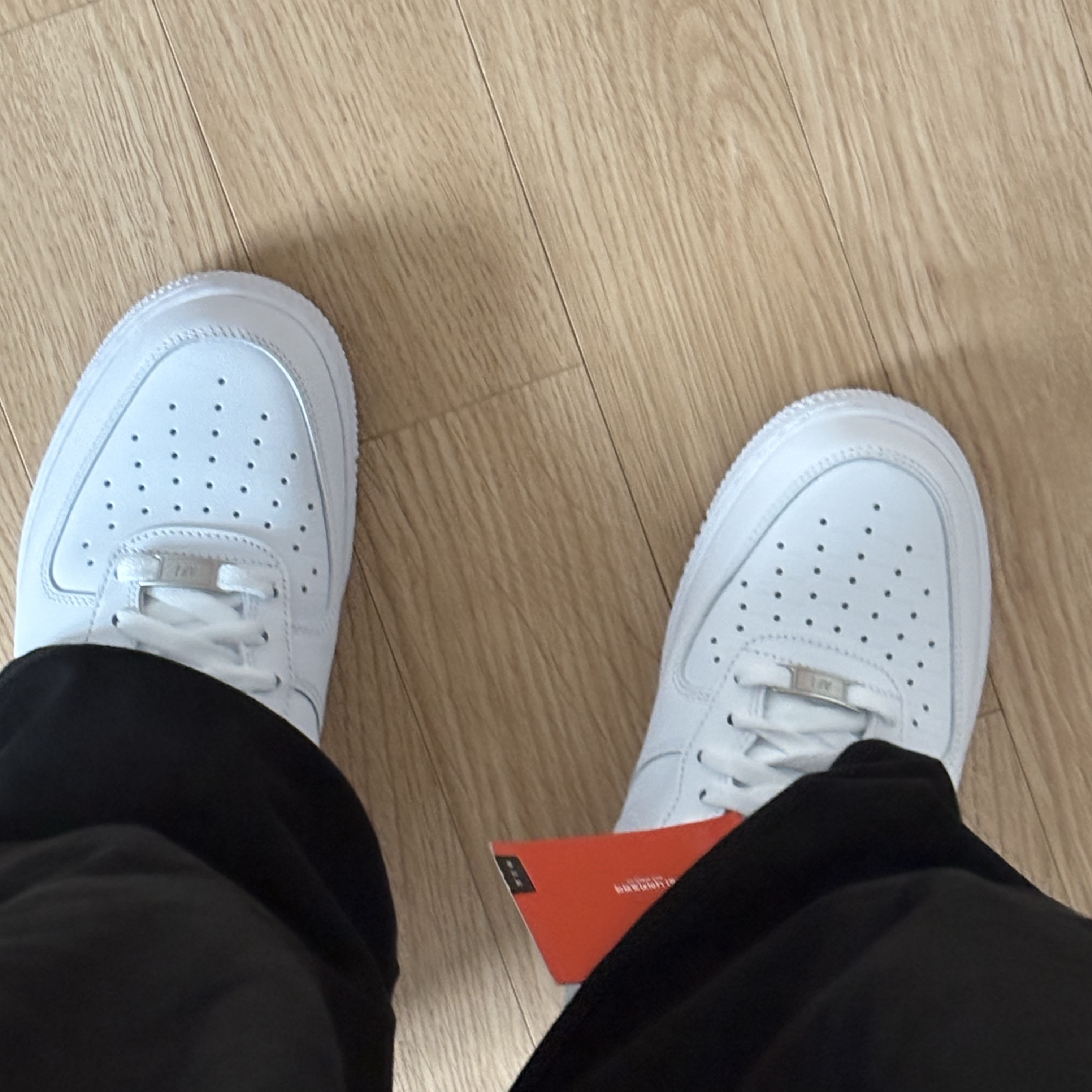 Nike Air Force 1 '07 Low White 착용 스타일 - 2