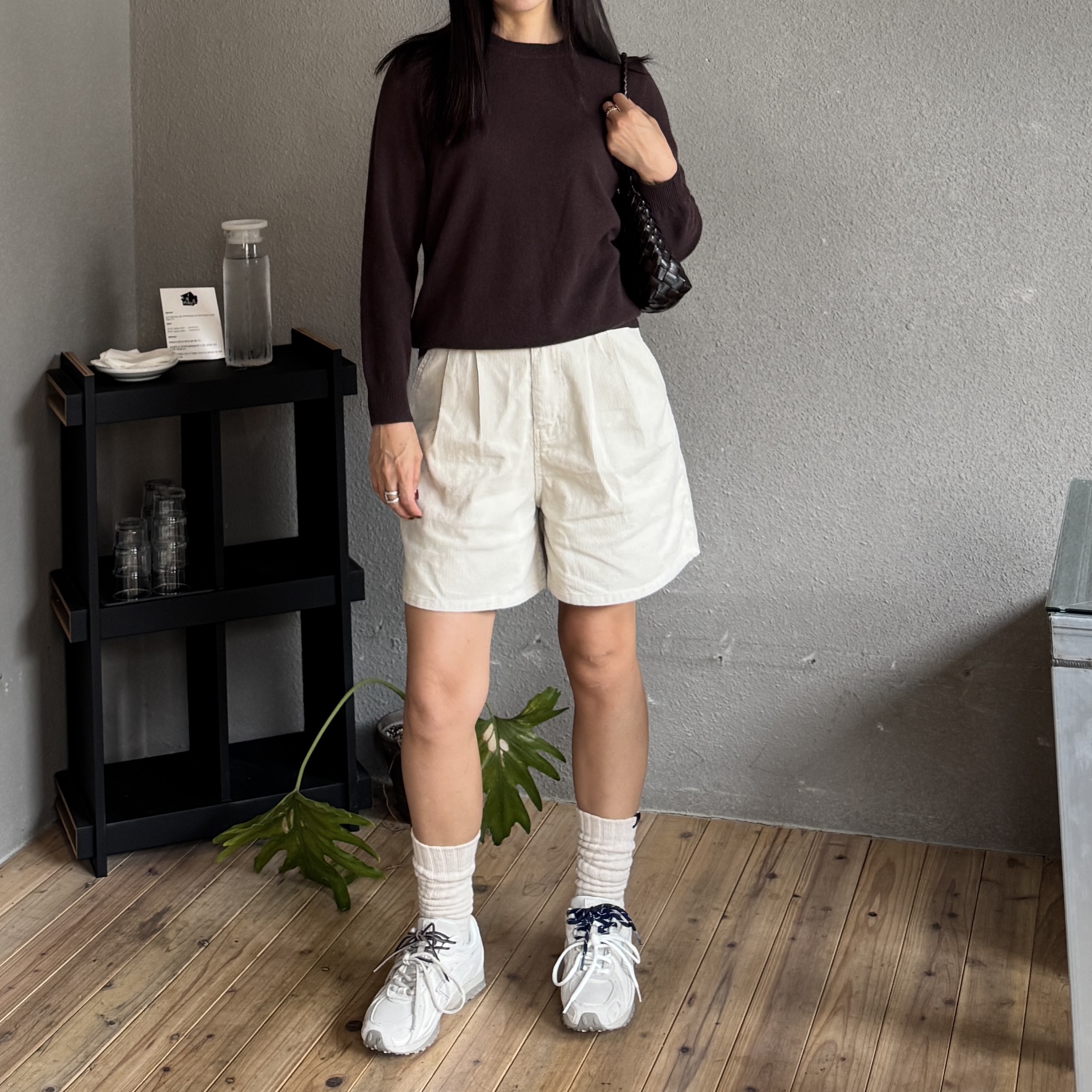 New Balance 204L Timberwolf Linen 착용 스타일 - 1