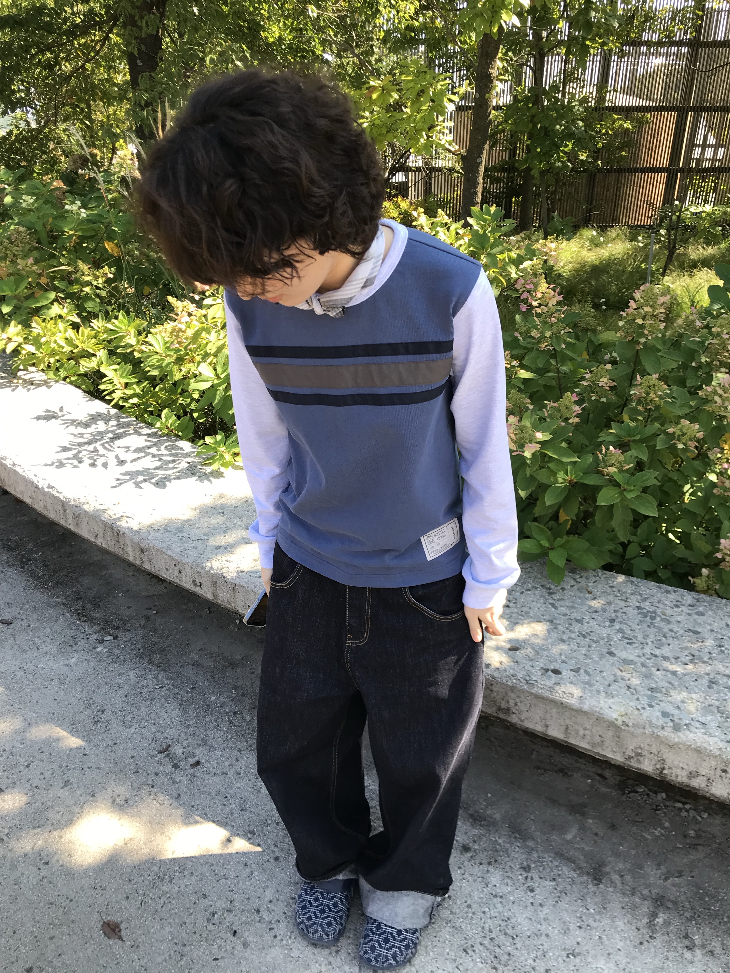 Crocs x Levi's All Terrain Clog Navy 착용 스타일 - 3