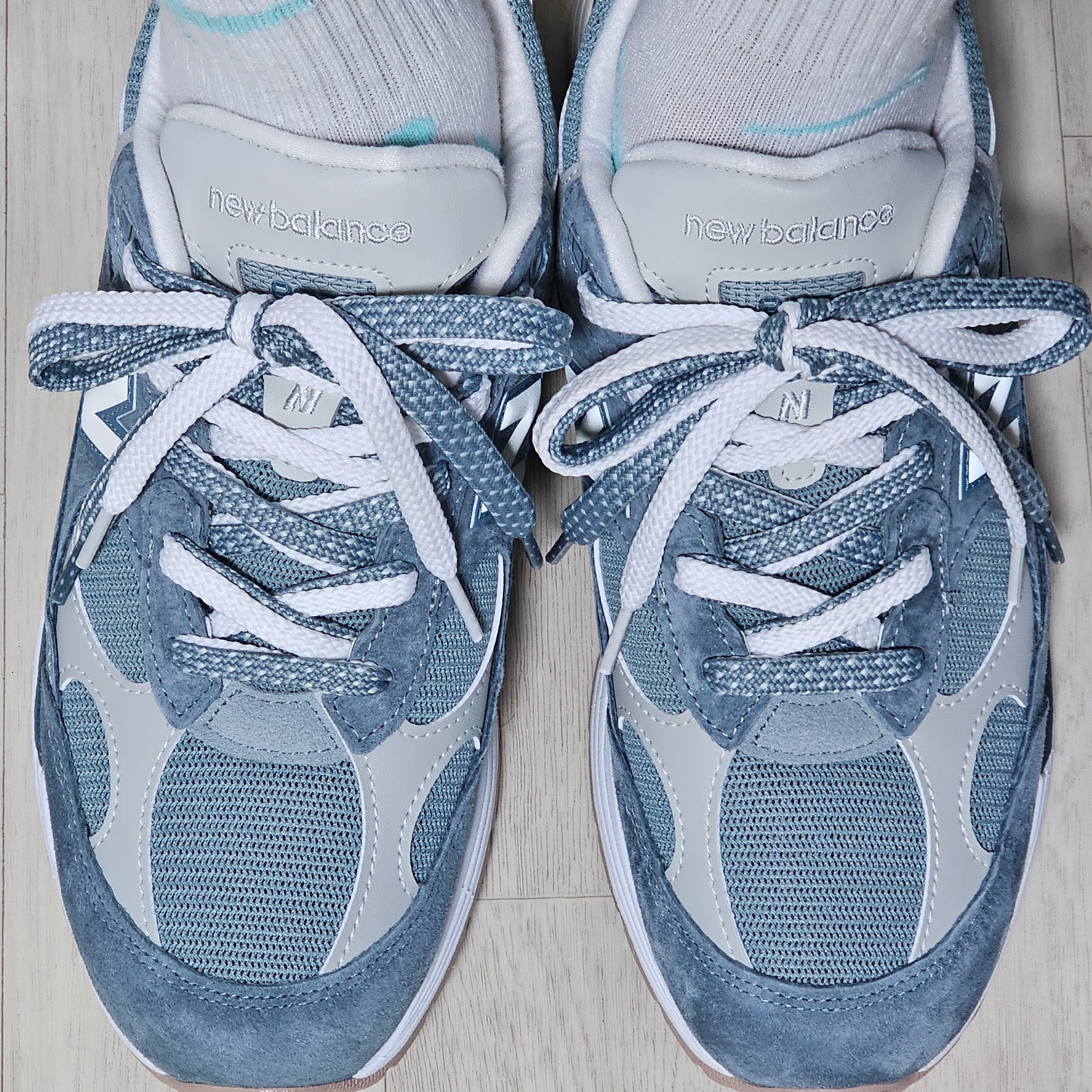 New Balance x Kith 992 Made in USA Aegean Blue Oyster 착용 스타일 - 3