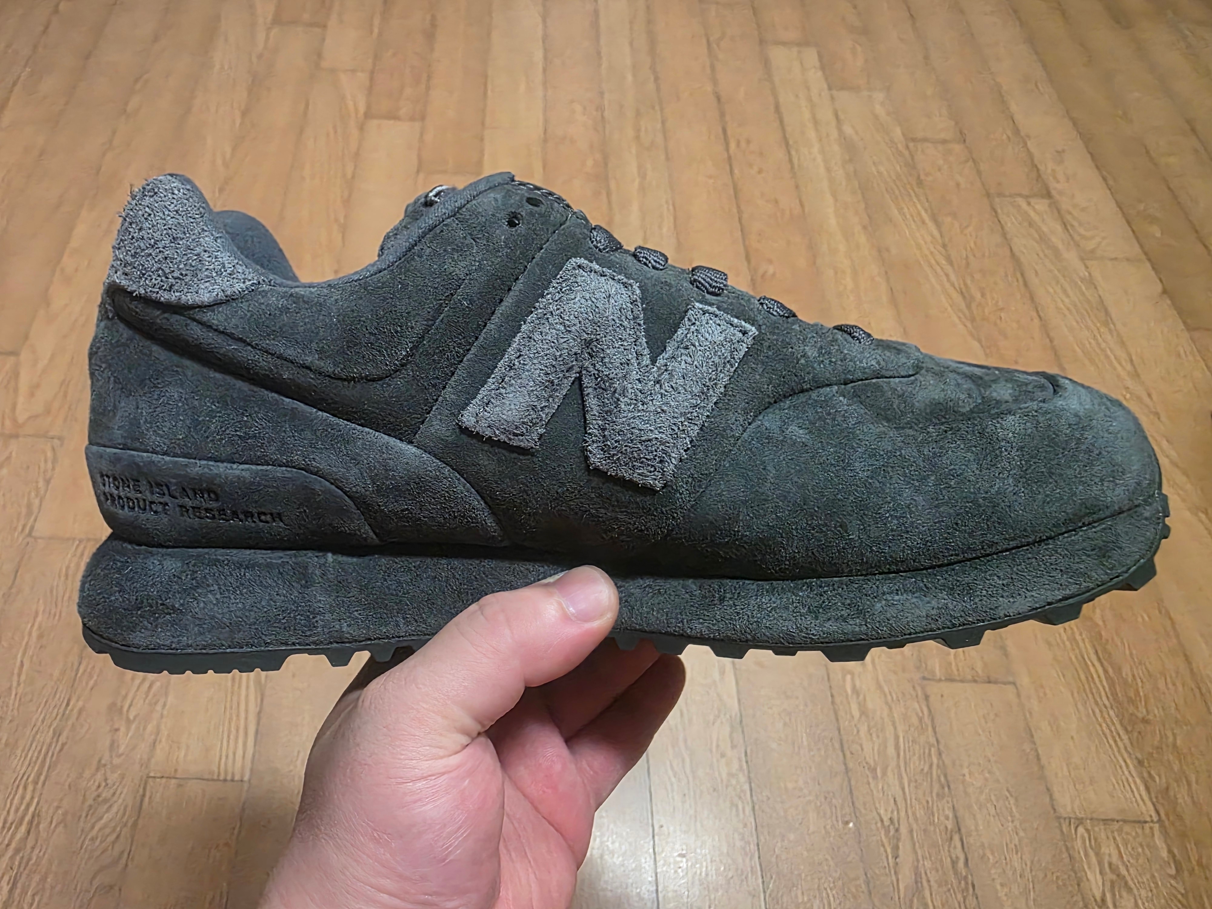 New Balance x Stone Island 574 Ghost Dark Grey 착용 스타일 - 3