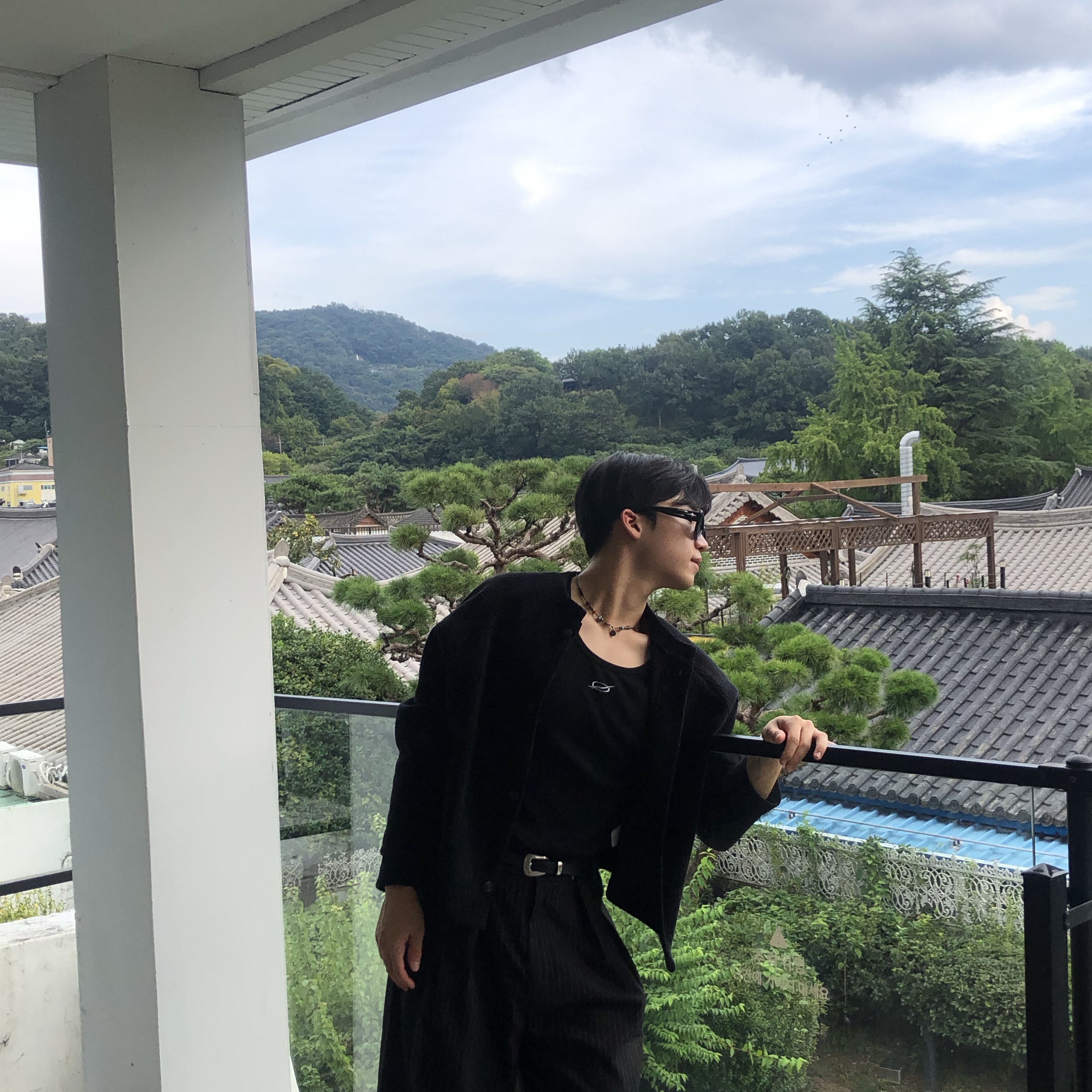 Gentle Monster Antena 01 Black, Casio LTP-V007D-7E 착용 스타일 - 3