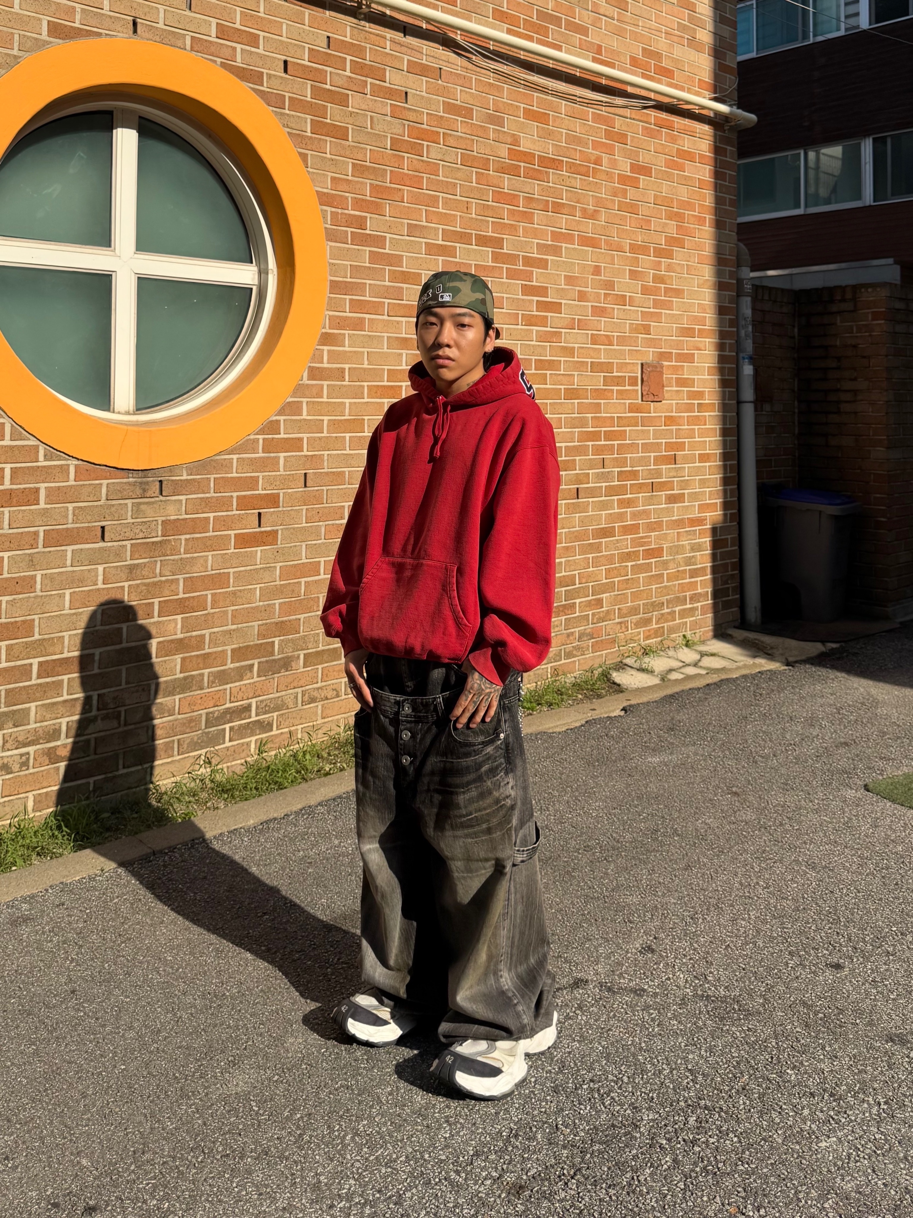 Supreme Team 94 Hooded Sweatshirt Red - 25SS 착용 스타일 - 4