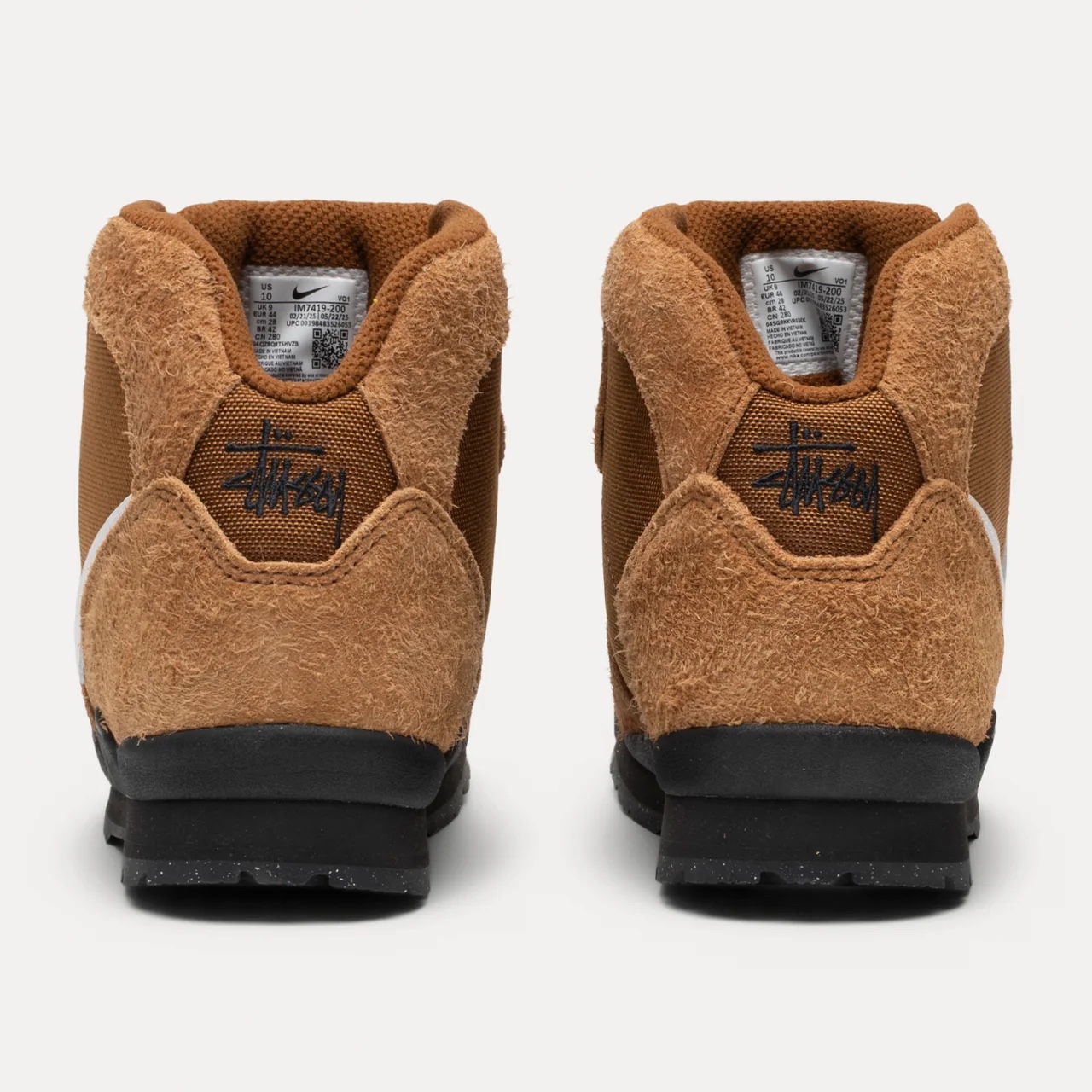 Nike x Stussy Air Baltoro Light British Tan and Black 착용 스타일 - 2