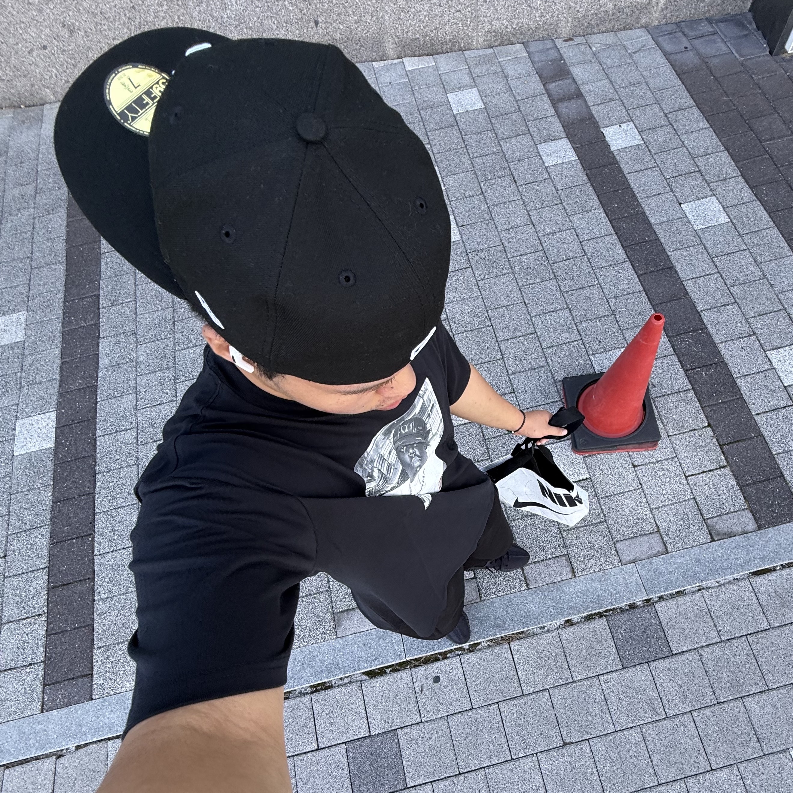 Supreme x Jordan Biggie S/S Top Black - 24FW, Apple AirPods 4th Gen with Active Noise Cancellation (Korean Ver.) 착용 스타일