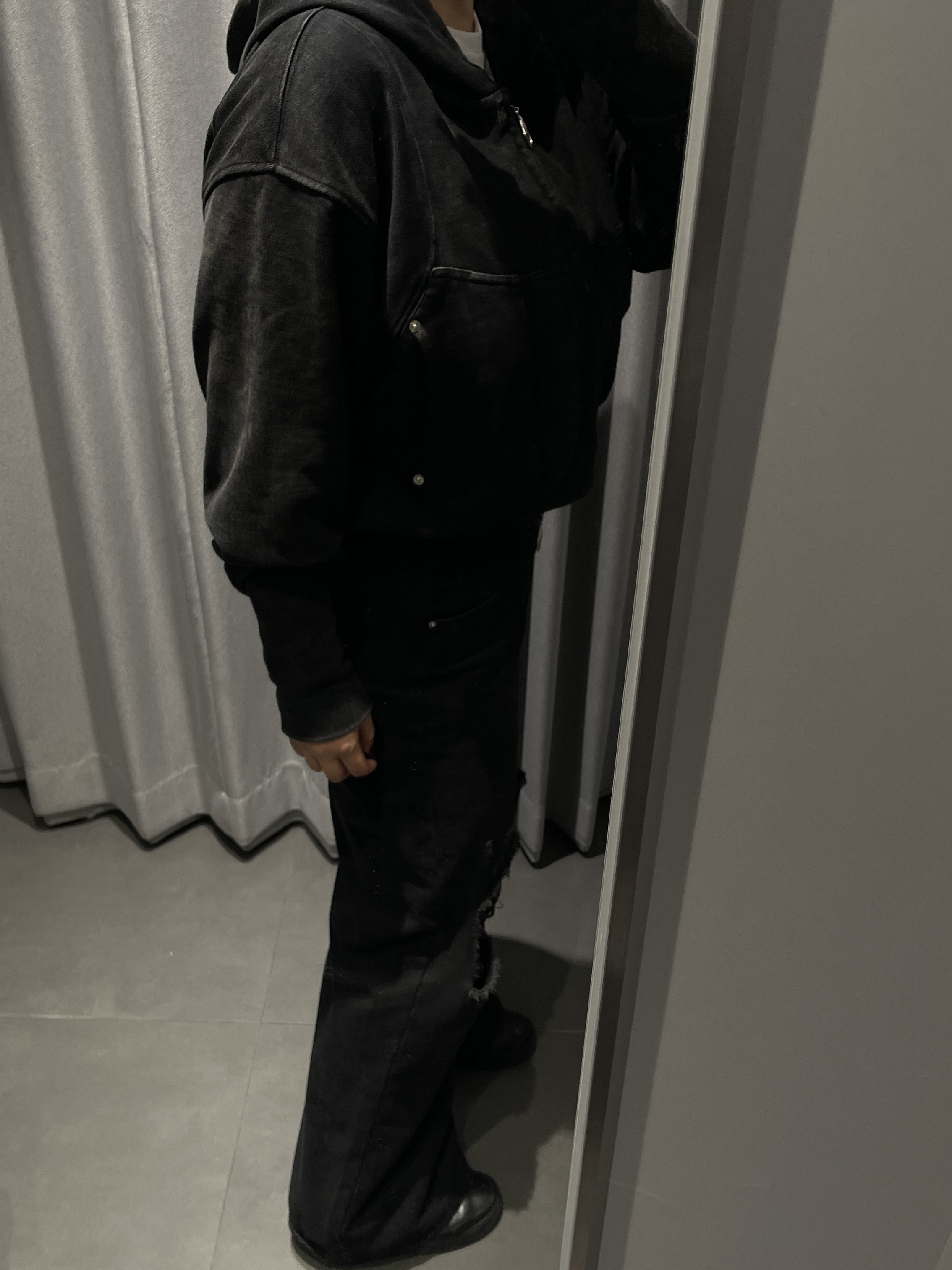 (W) Mischief Big Pocket Hoodie Washed Black 착용 스타일