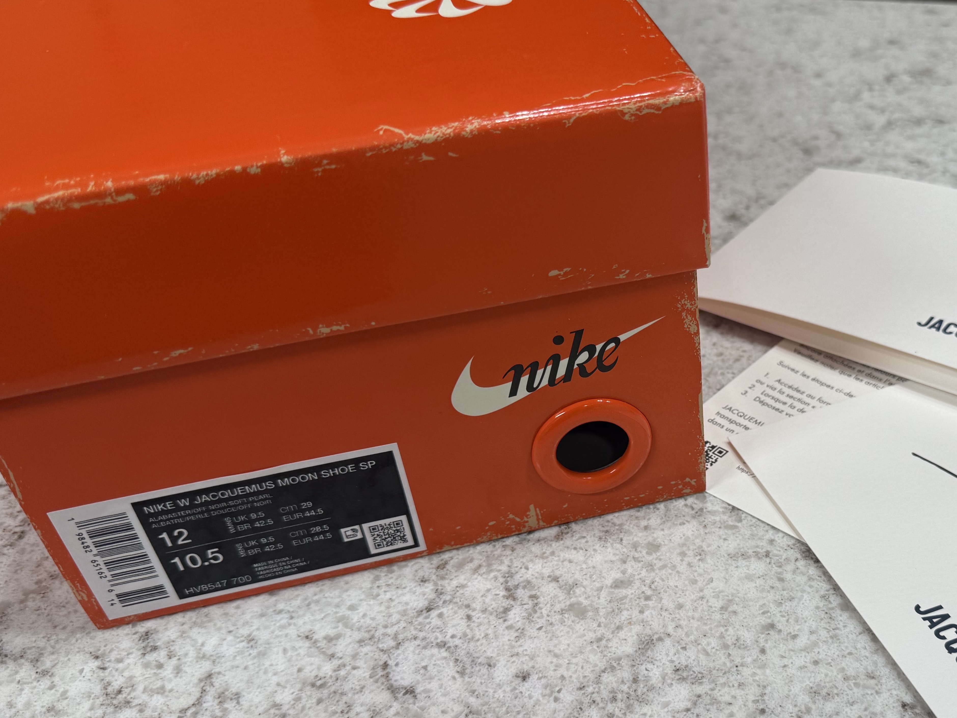 Nike x Jacquemus Moon Shoe SP Alabaster Off Noir 착용 스타일 - 5