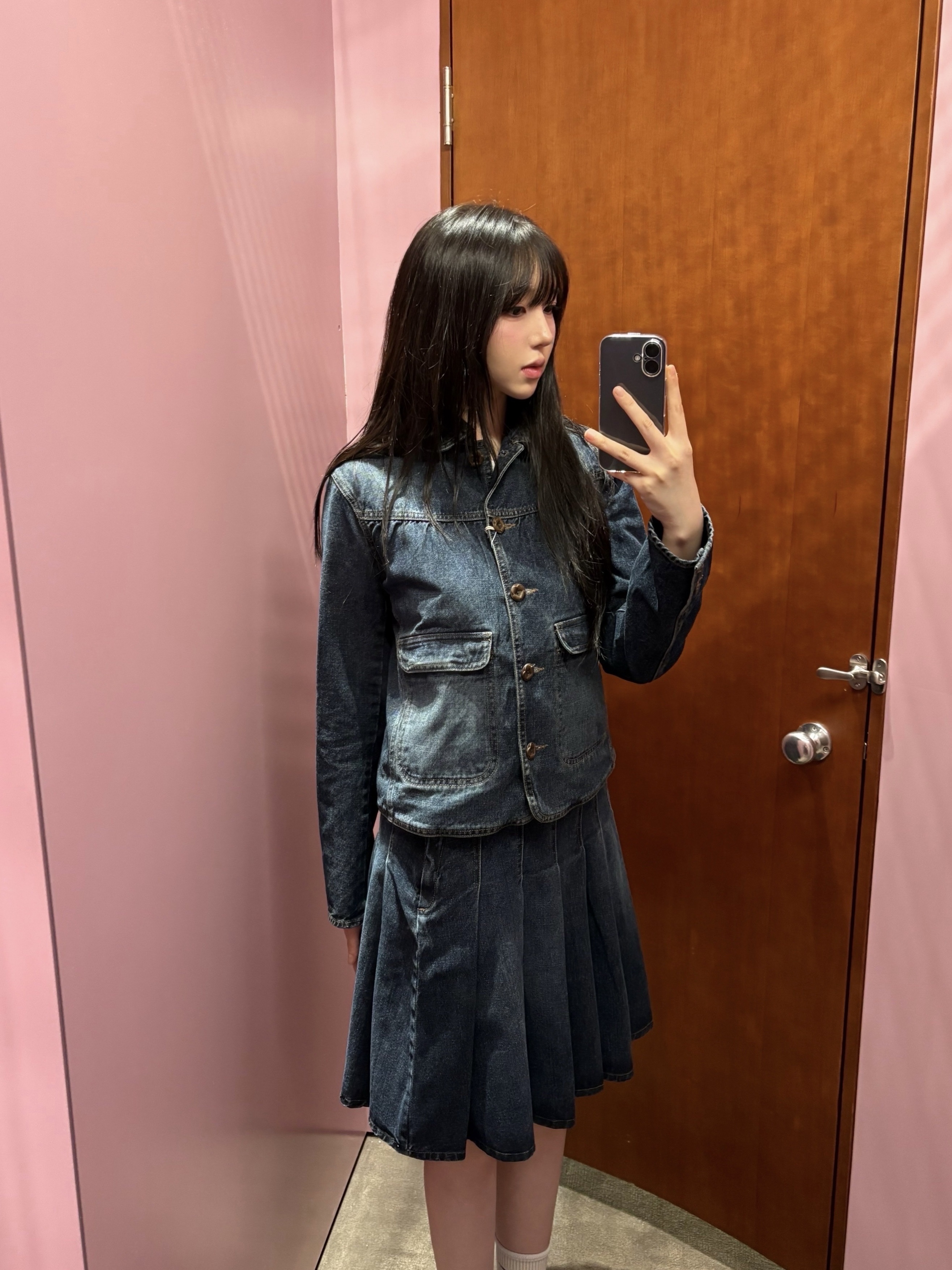 COYSEIO Deep Denim Pleats Skirt Navy, COYSEIO Deep Denim Jacket Navy 착용 스타일 - 1