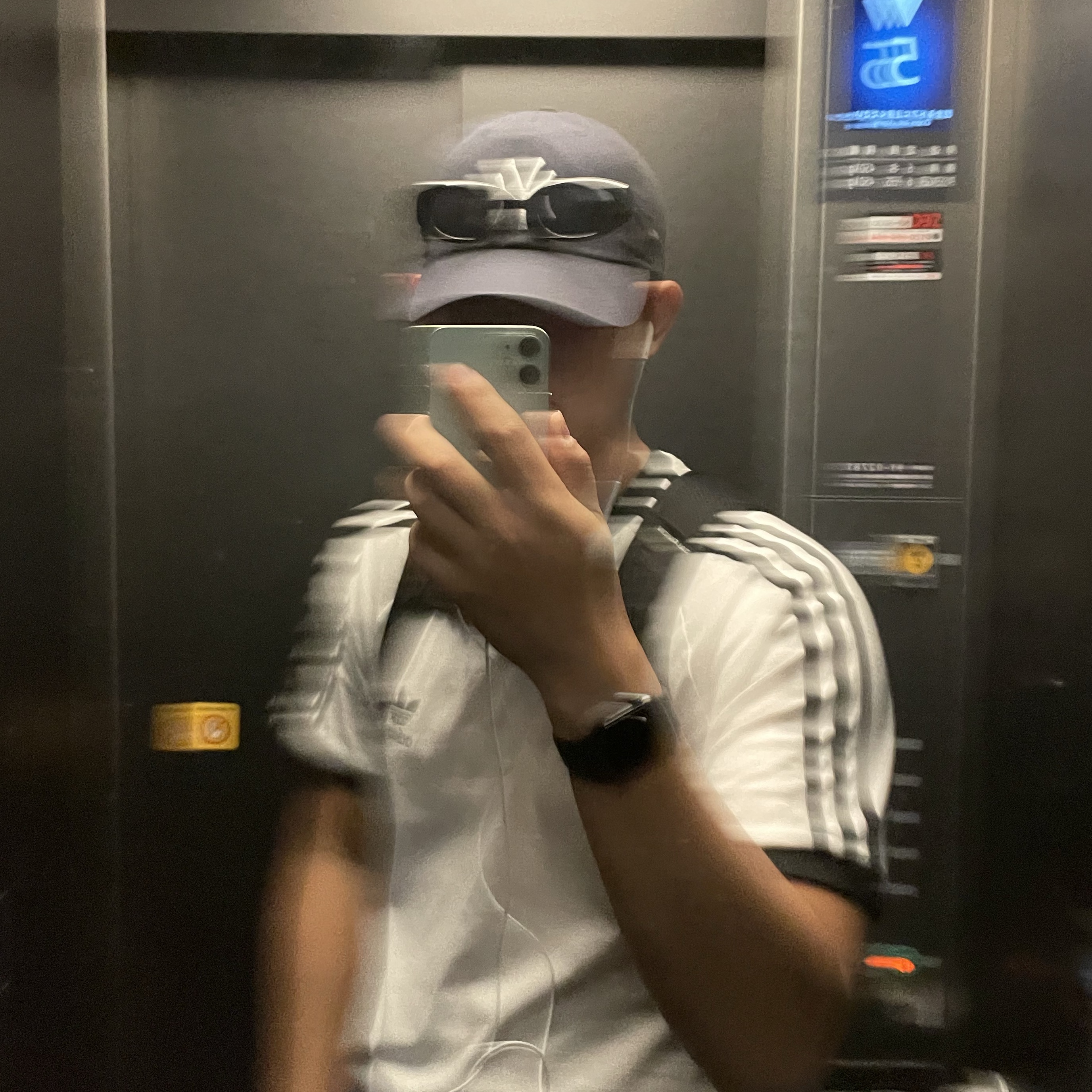 Adidas Adicolor Classics 3-Stripes T-Shirt White - KR Sizing, New Era New York Yankees League Essential 9twenty Adjustable Cap Navy 착용 스타일