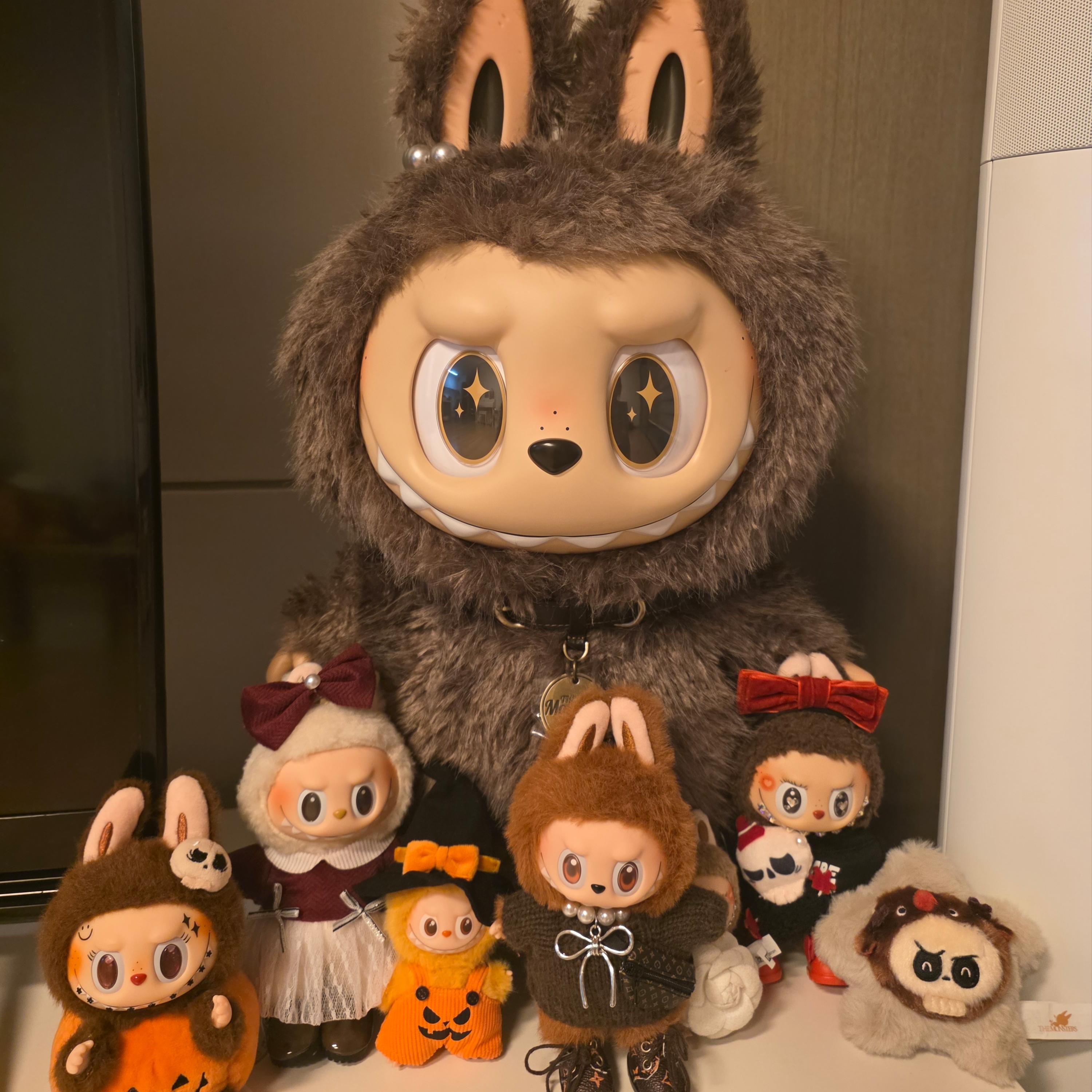 Pop Mart The Monsters I Found You Vinyl Face Doll, Pop Mart Labubu Halloween Party Series Pumpkin Toy Keyring 착용 스타일