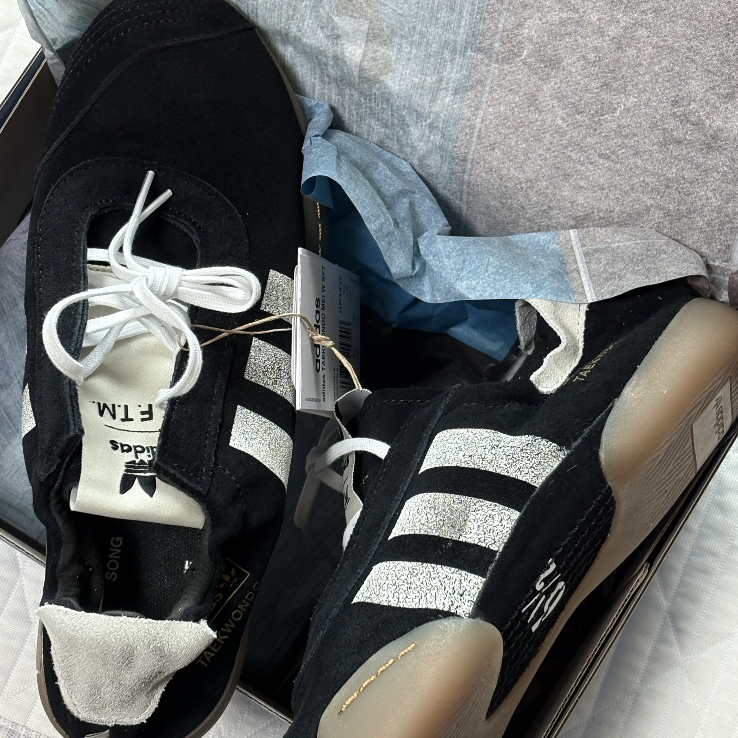 (W) Adidas x Song for the Mute Taekwondo Mei Core Black Cloud White 착용 스타일