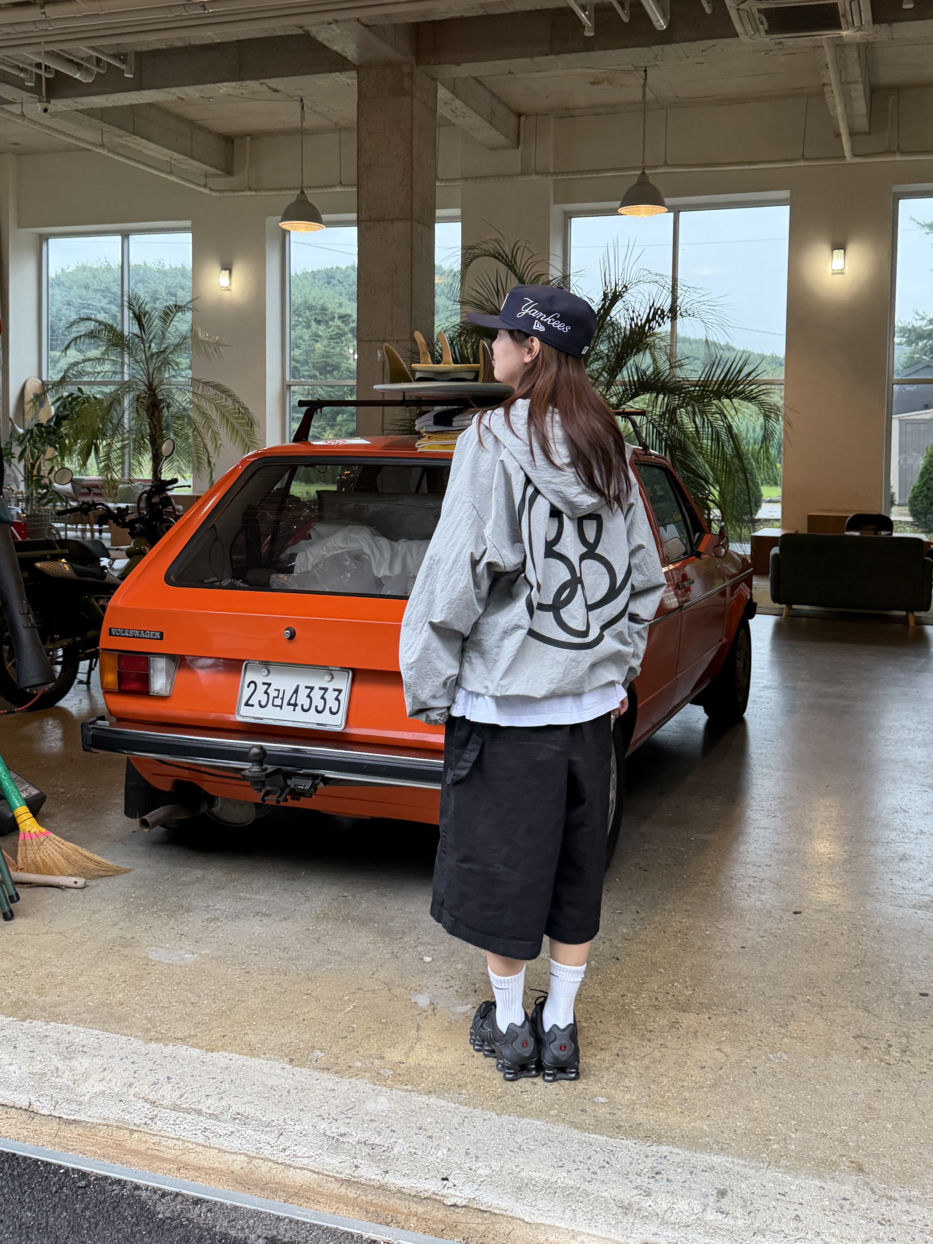 Yeezy x Gosha Rubchinskiy Vulture WB-01 Jacket Mocha, New Era MLB New York Yankees Pillbox Series Ball Cap Navy 착용 스타일 - 10