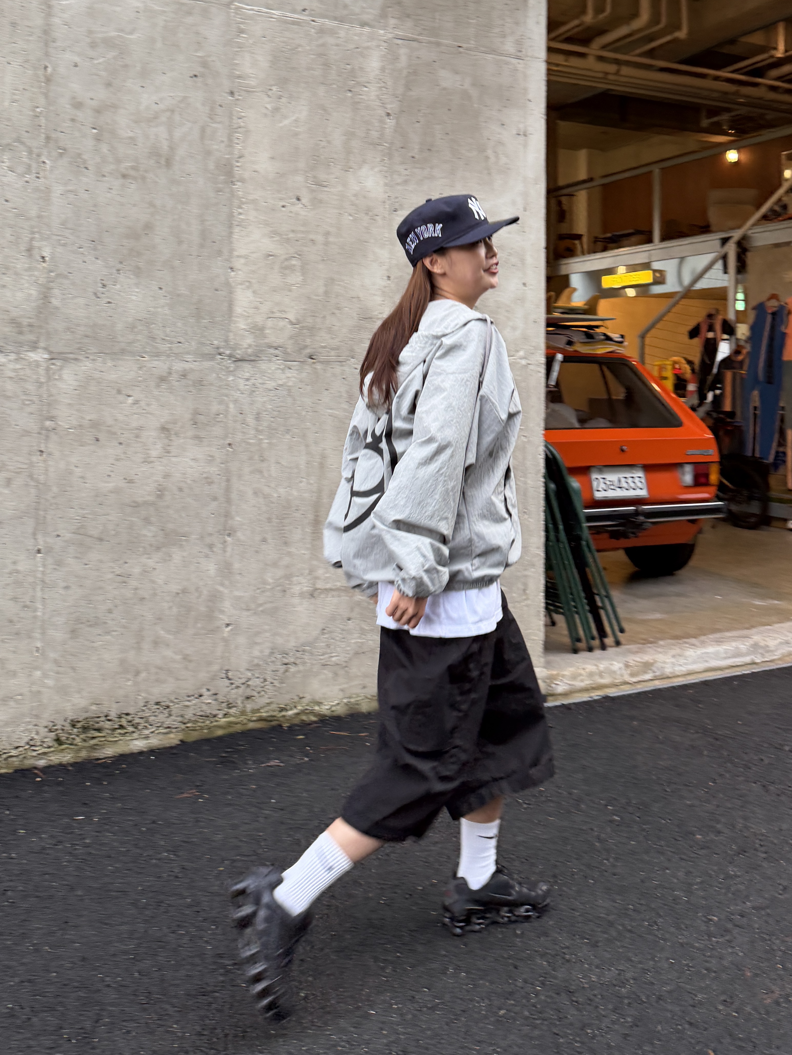 Yeezy x Gosha Rubchinskiy Vulture WB-01 Jacket Mocha, New Era MLB New York Yankees Pillbox Series Ball Cap Navy 착용 스타일 - 7