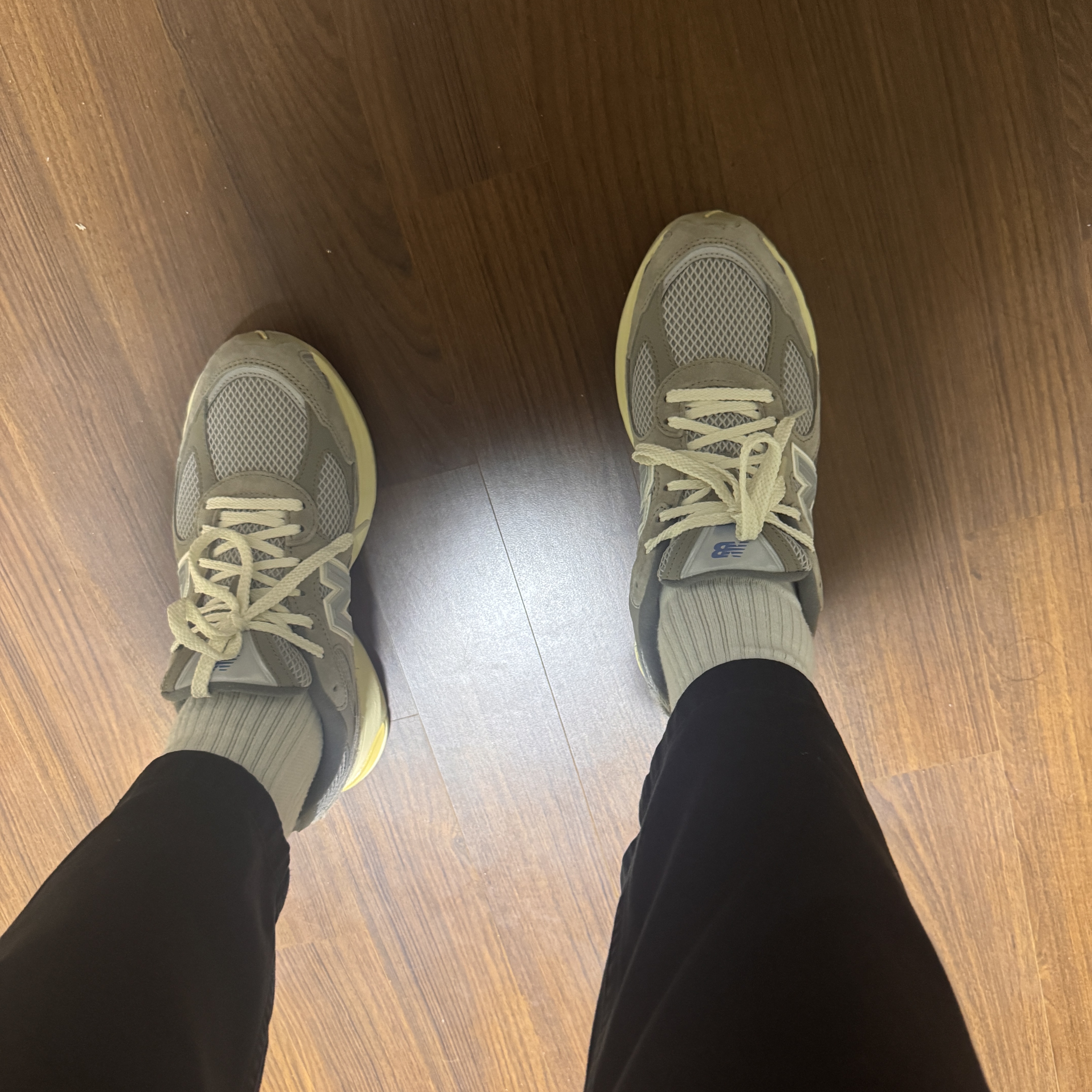 New Balance 2010 Abzorb Arid Stone 착용 스타일