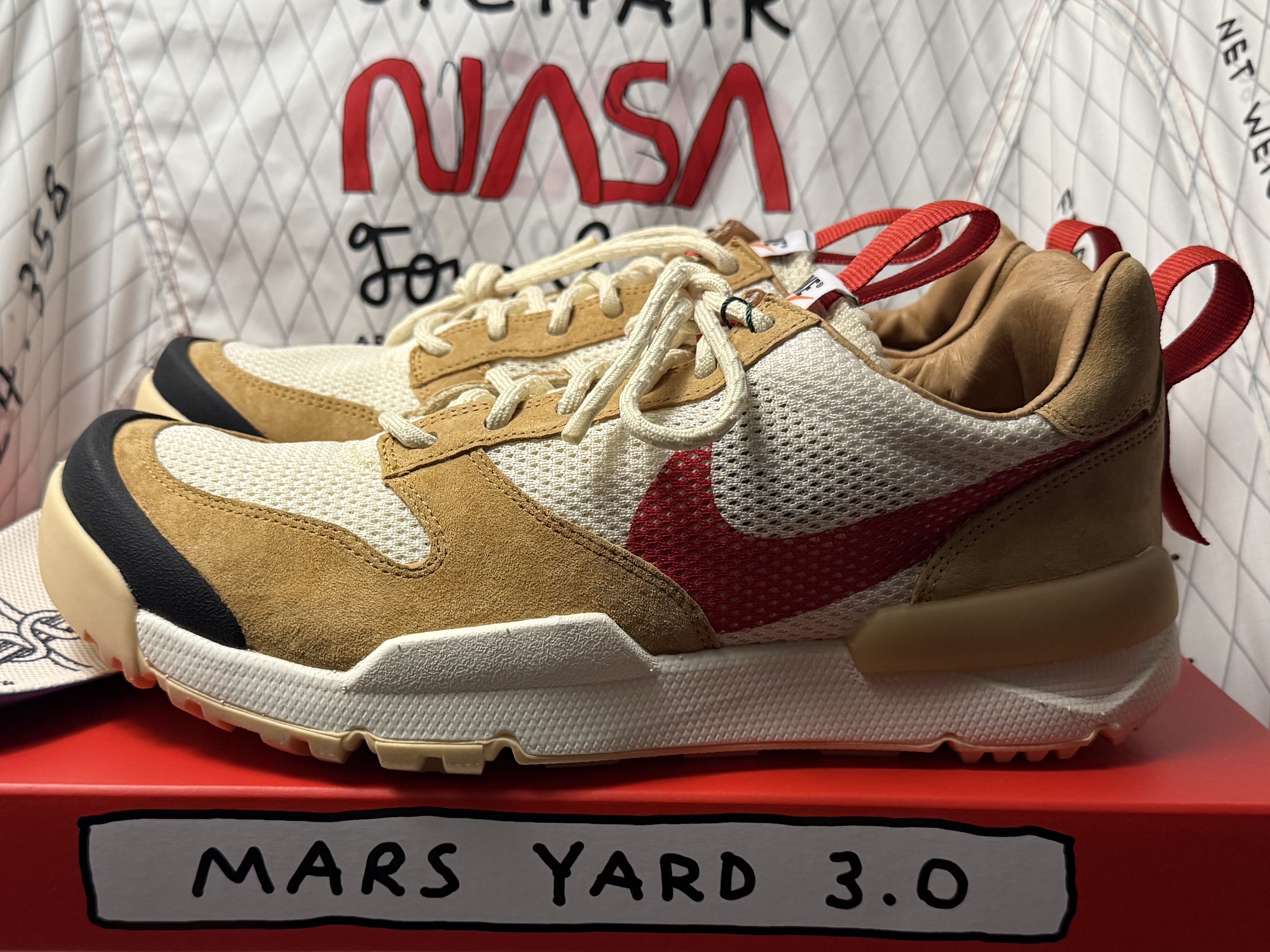 Nike x Tom Sachs Mars Yard Shoe 3.0 Space Camp 착용 스타일 - 3