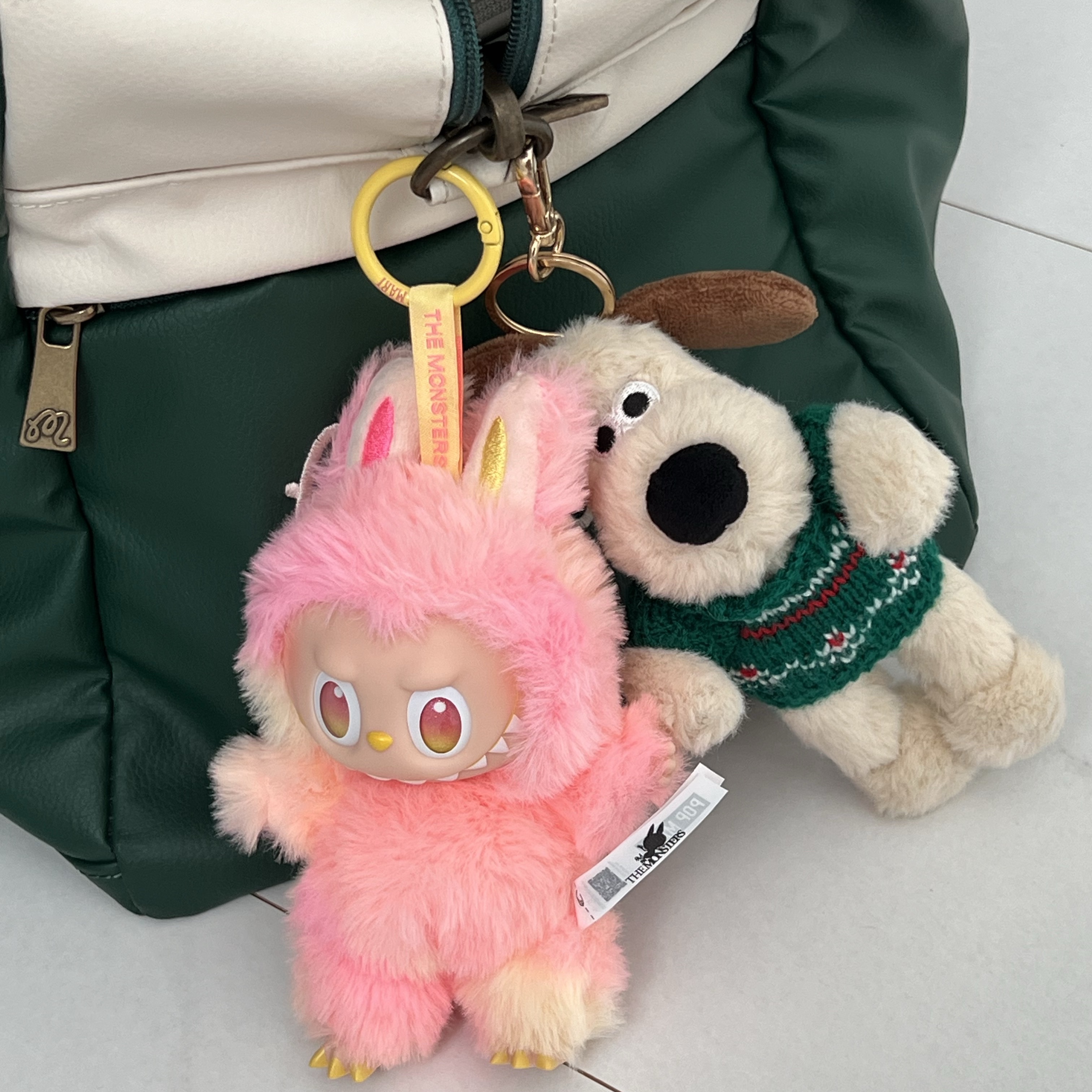 Pop Mart Labubu The Monsters Highlight Series Sealed Case (6 Blind Boxes), Balenciaga Le Cagole XS Sling Bag White 착용 스타일 - 2