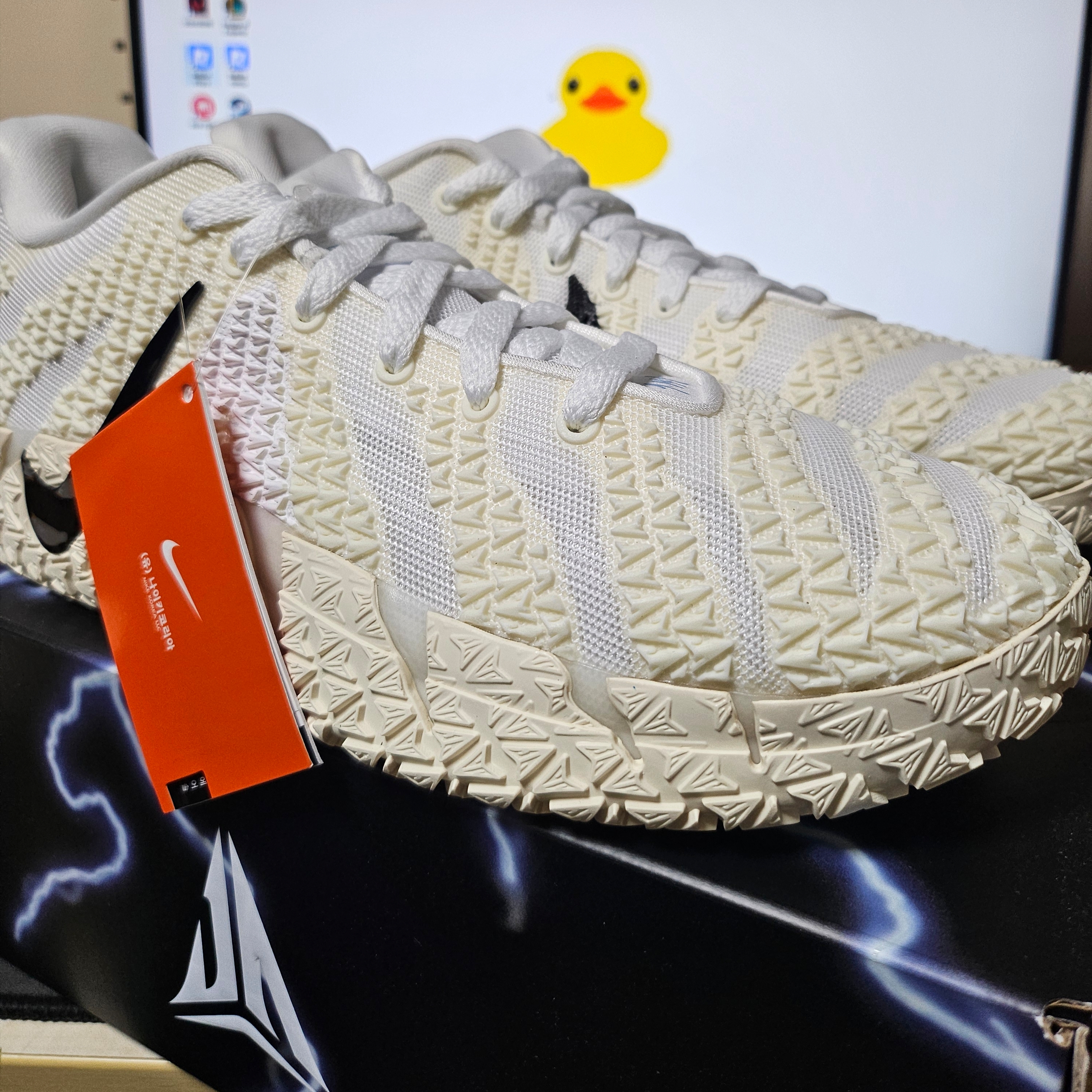 Nike Ja 3 EP White Black 착용 스타일 - 2