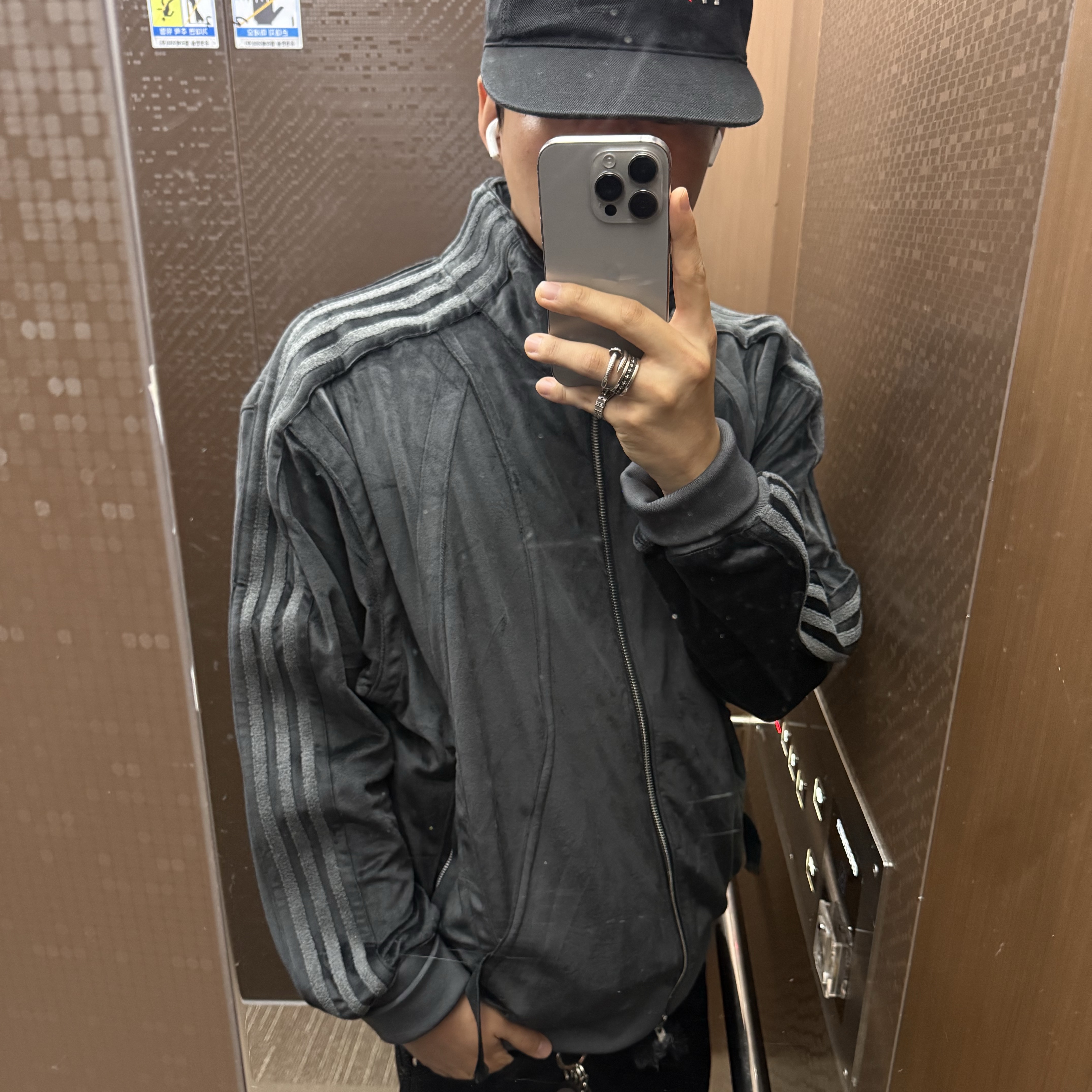 Adidas x Song for the Mute Track Jacket Black - KR Sizing 착용 스타일