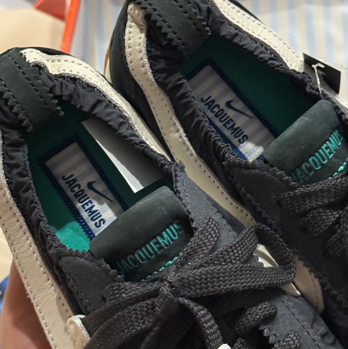 Nike x Jacquemus Moon Shoe SP Off Noir Cashmere 착용 스타일 - 3