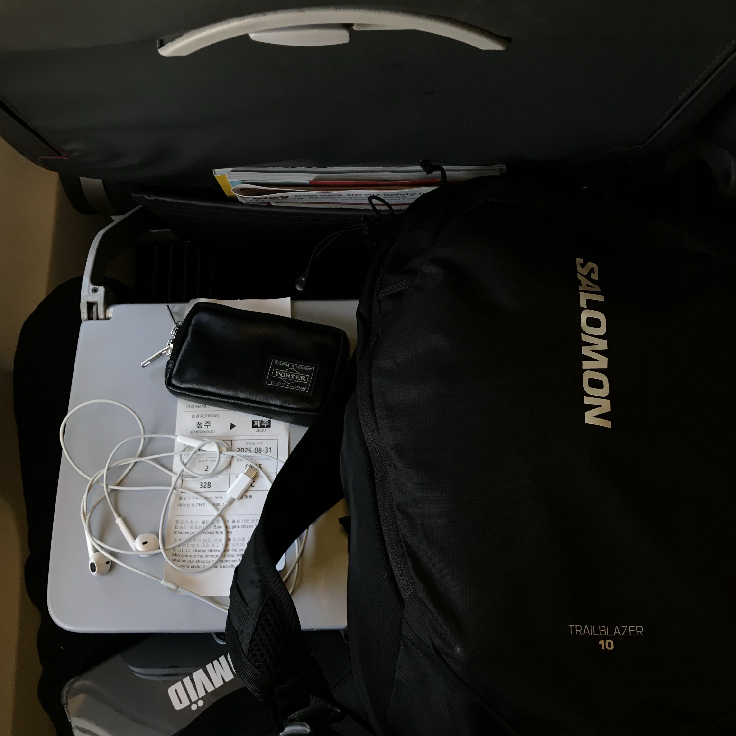 Salomon Trailblazer 10 Black, Porter Freestyle Multi Coin Case Black 착용 스타일