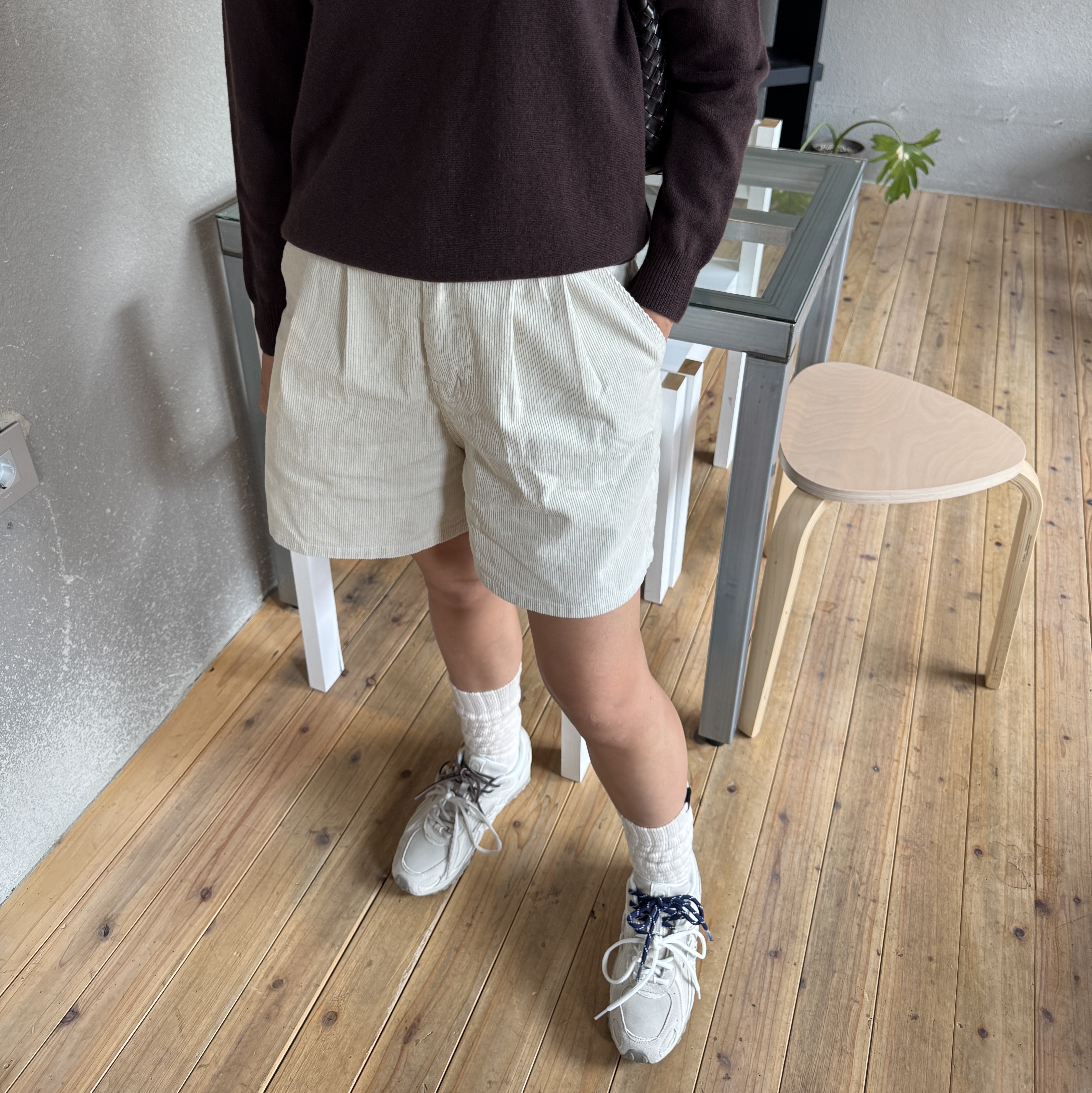 New Balance 204L Timberwolf Linen 착용 스타일 - 3