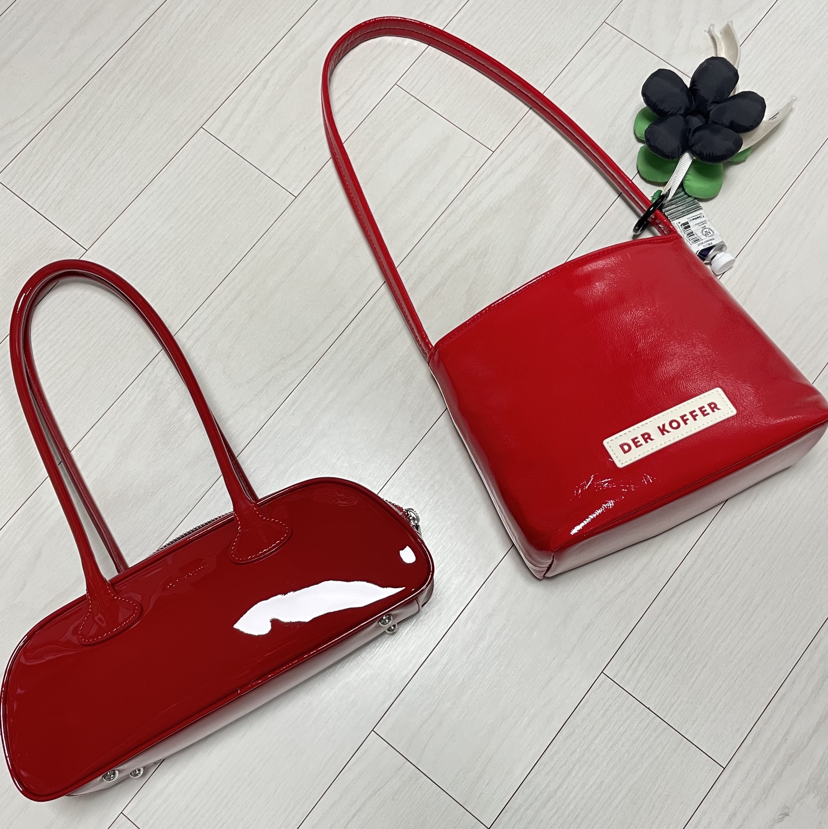 Fottsfotts Bowling Bag Mini Red, Der Koffer Candy Enamel Bag Red 착용 스타일