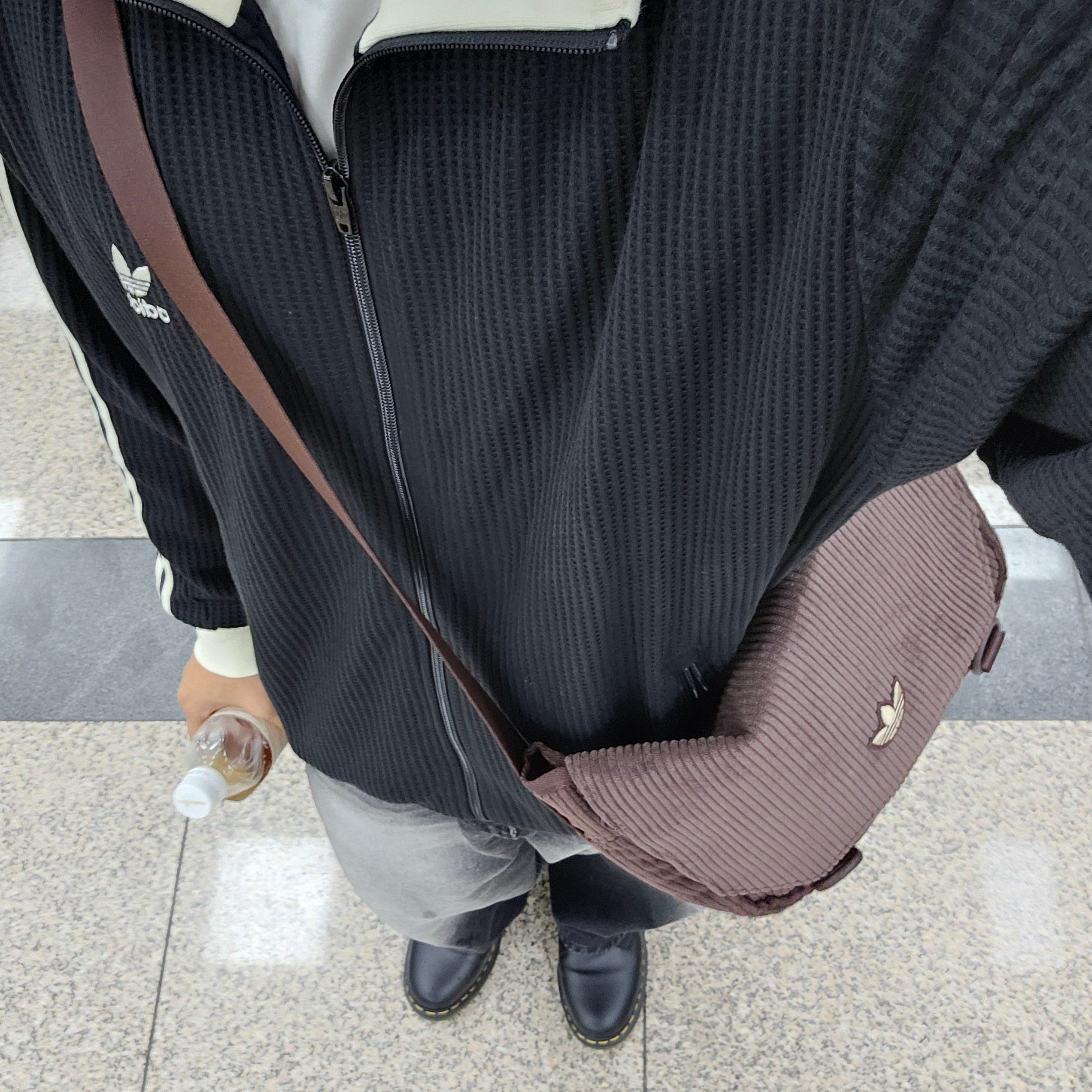 Adidas NEXT+ Corduroy Messenger Bag Shadow Brown, Adidas Waffle Beckenbauer Track Top Black - KR Sizing 착용 스타일 - 1