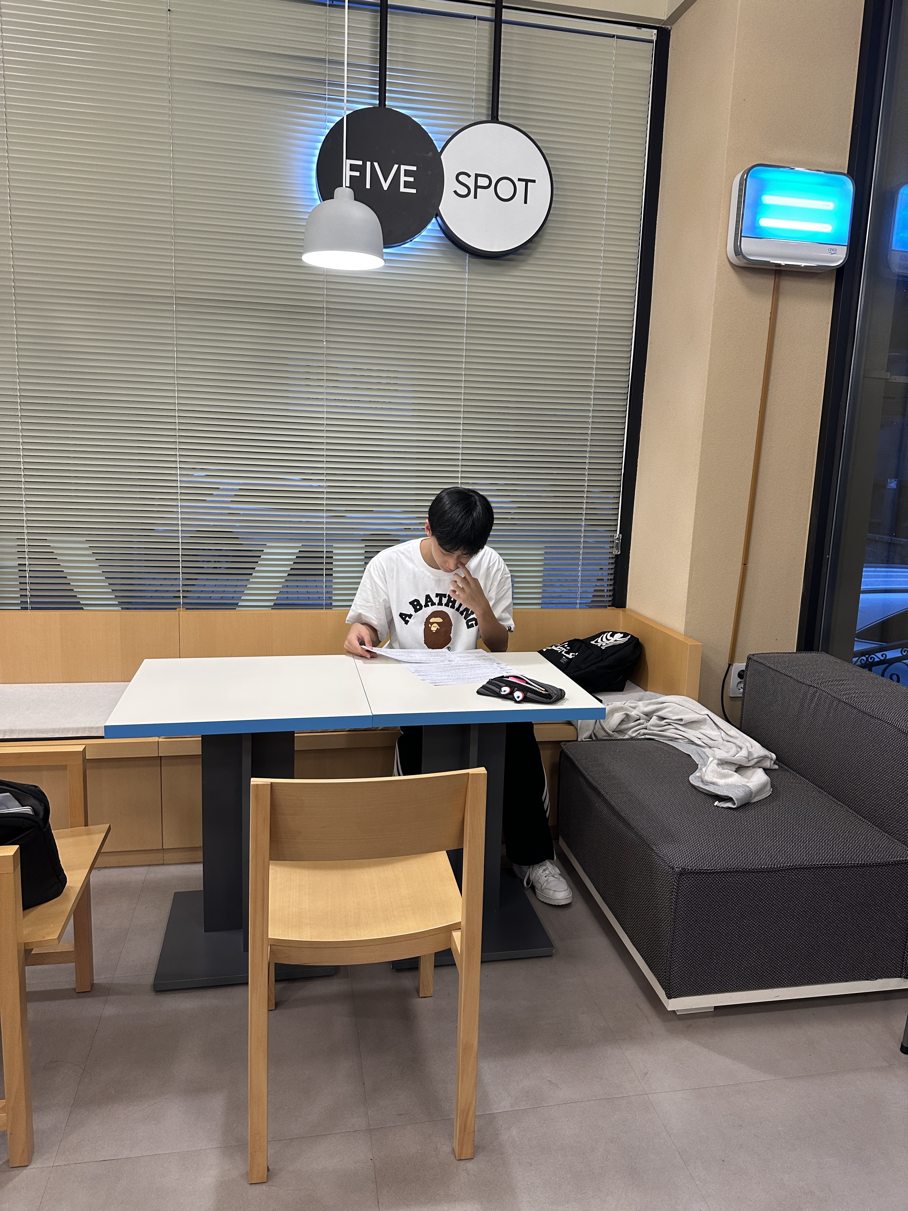 BAPE College T-Shirt White 착용 스타일