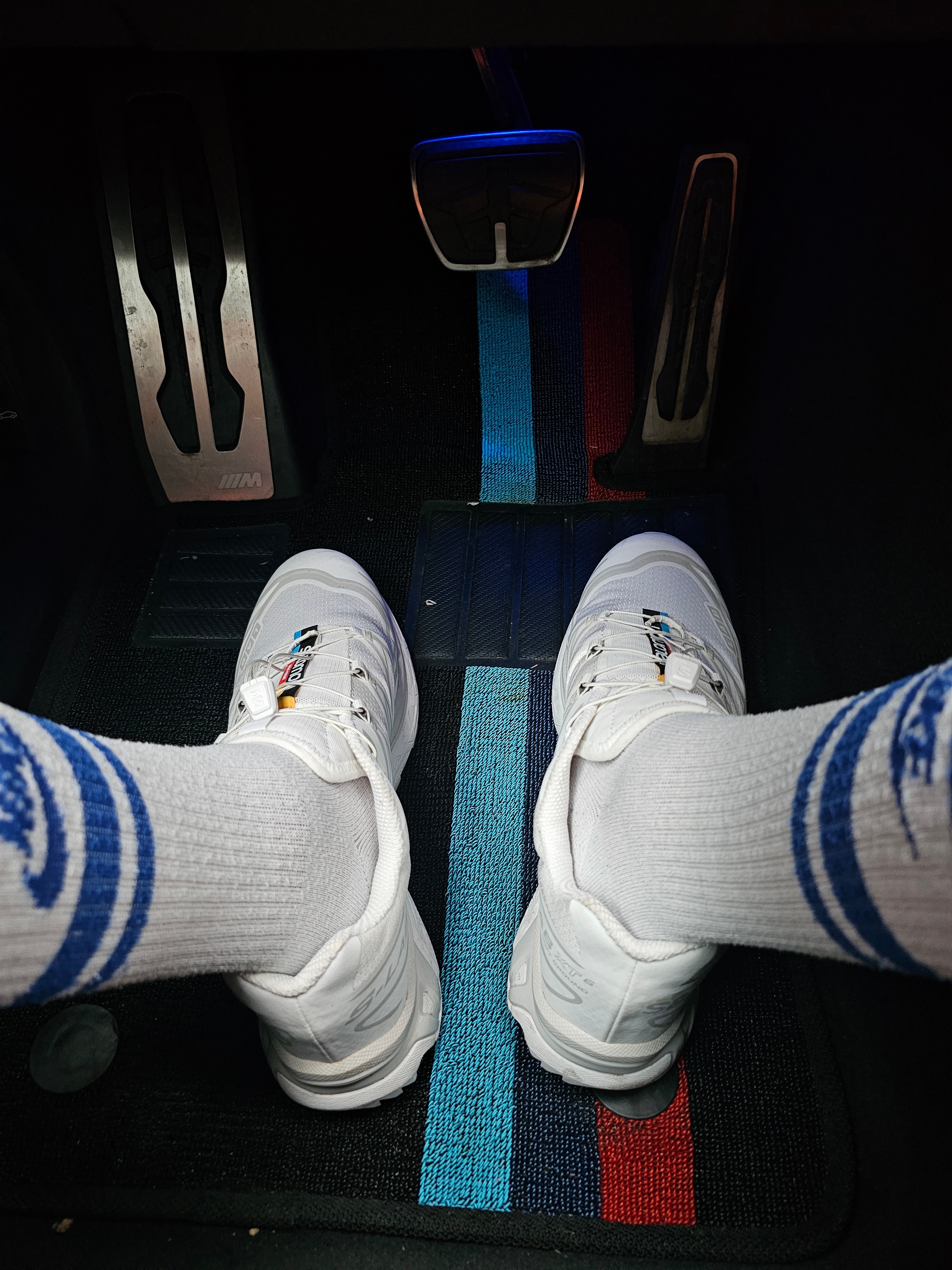 Salomon XT-6 ADV White, Nike NSW Everyday Essential Crew Socks White Game Royal (3 Pack/Korean Ver.) 착용 스타일