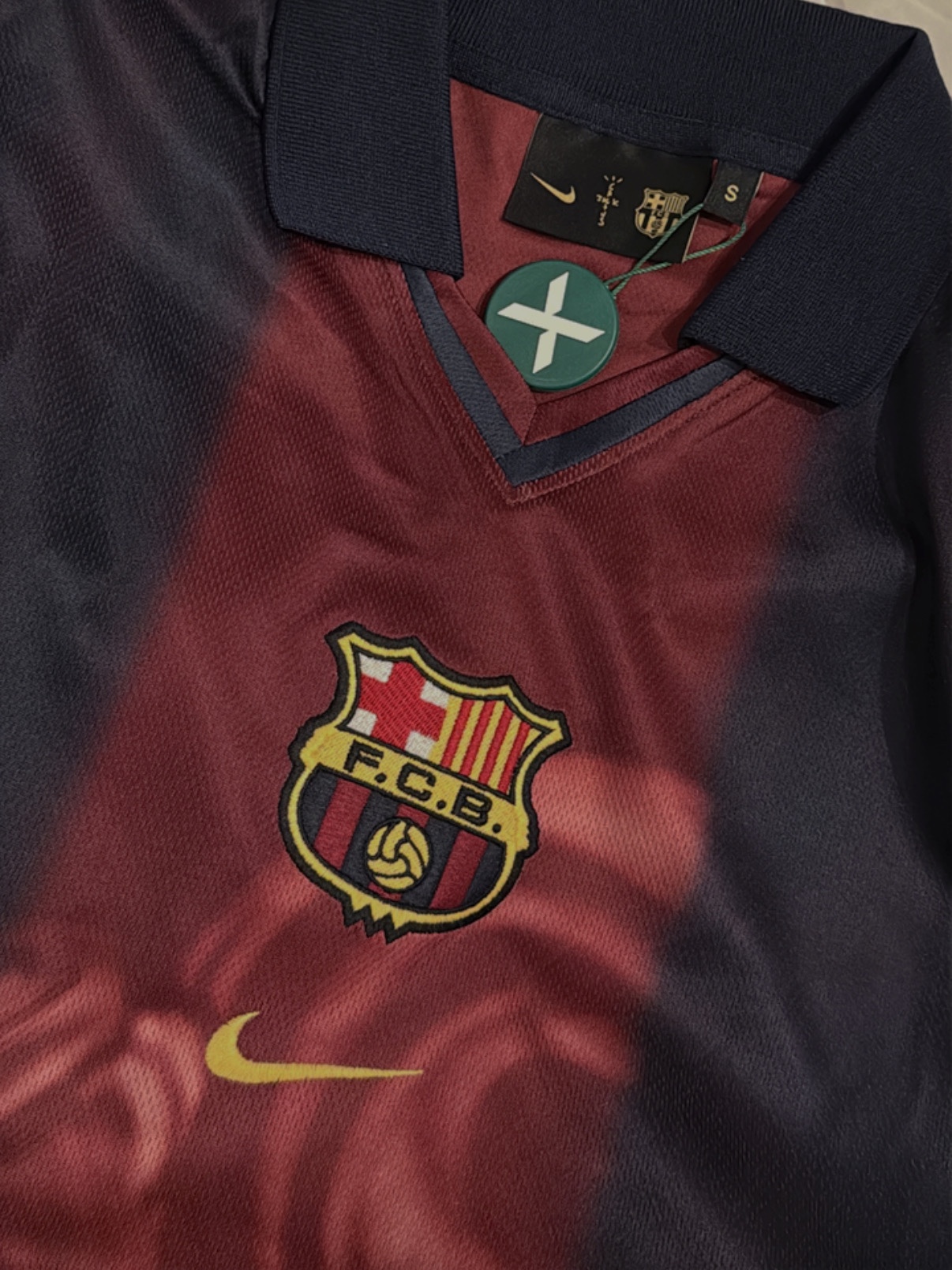 Nike FC Barcelona x Travis Scott Retro 2000/01 Home Skeleton Jersey Multicolor (Non Marking Ver.) 착용 스타일 - 1