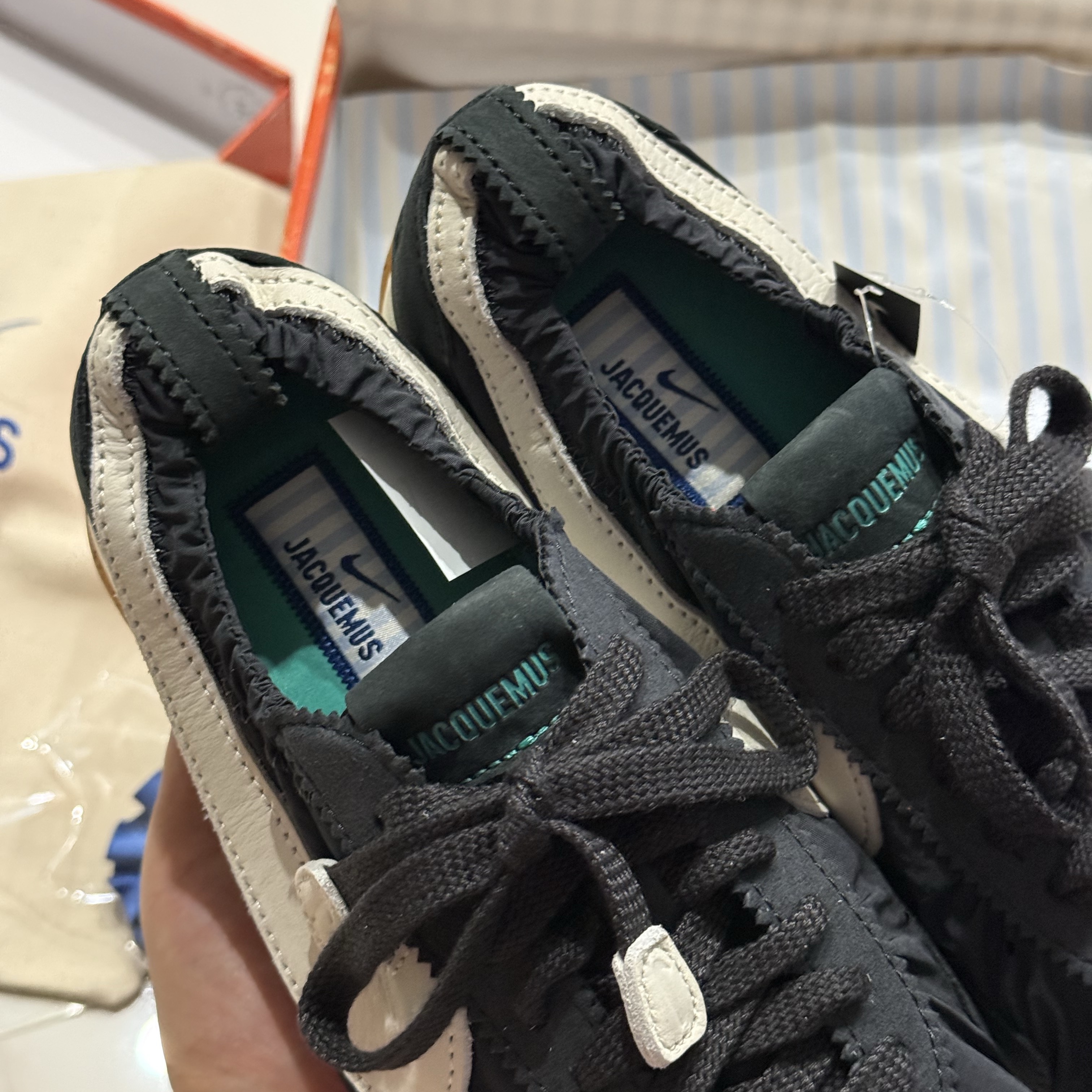 Nike x Jacquemus Moon Shoe SP Off Noir Cashmere 착용 스타일 - 2