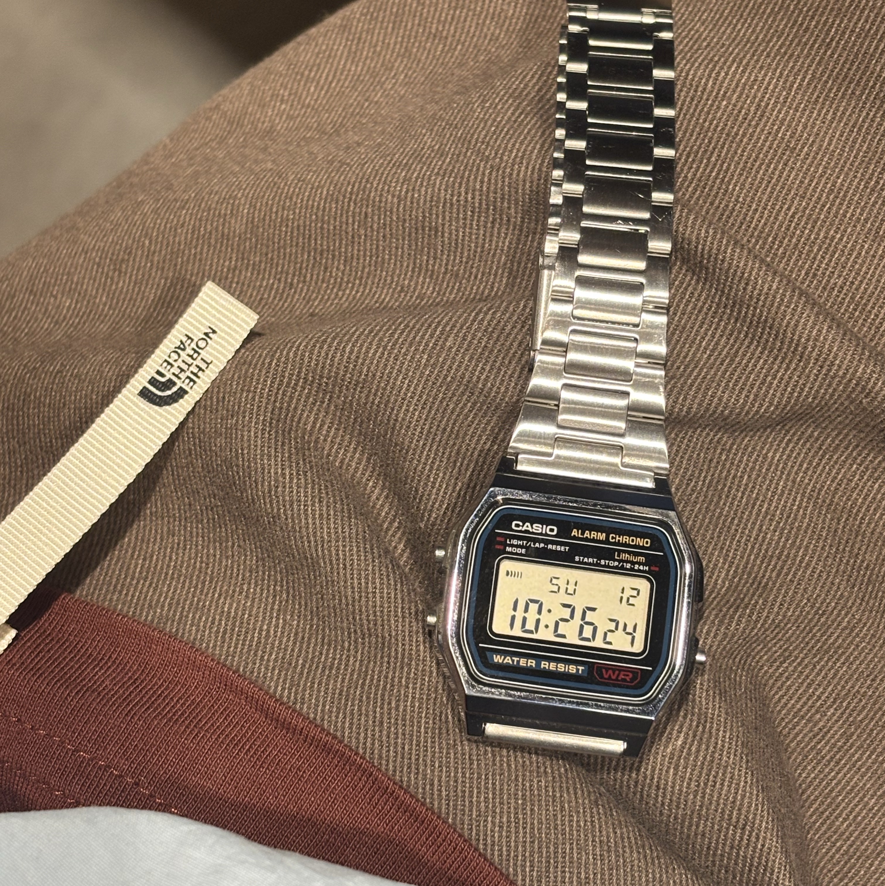 Casio A-158WA-1 착용 스타일
