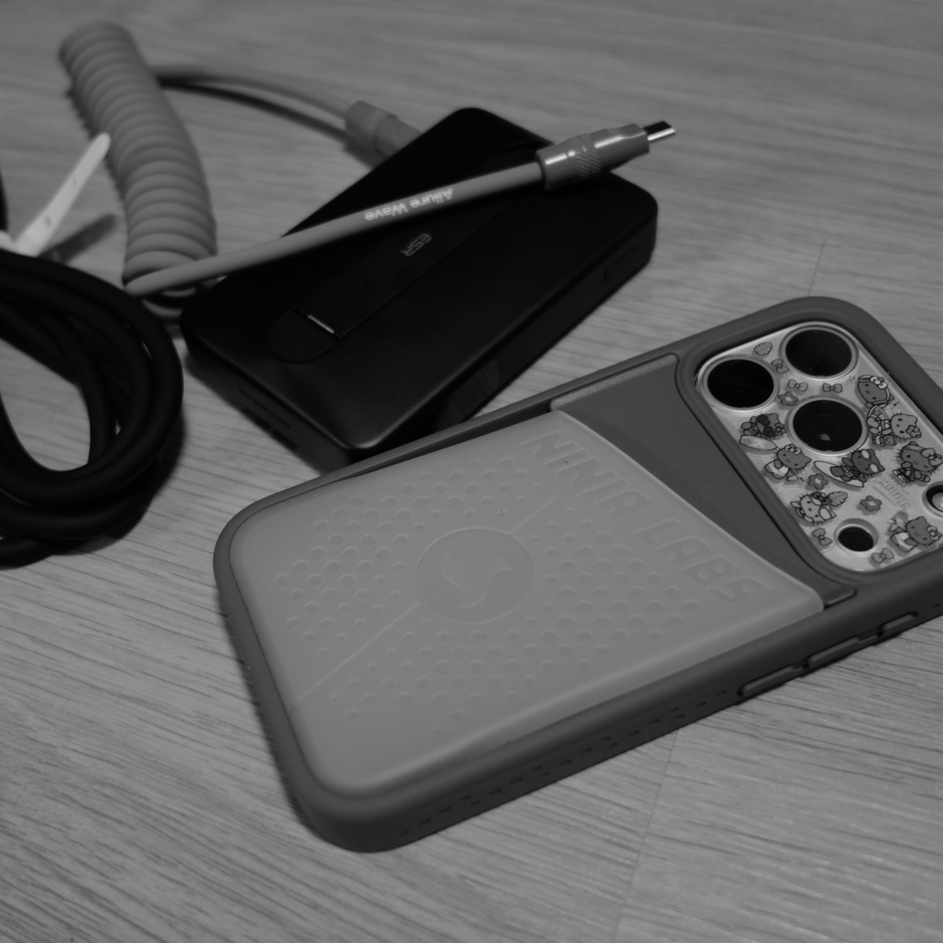 Apple iPhone 17 Pro 1TB Silver 착용 스타일