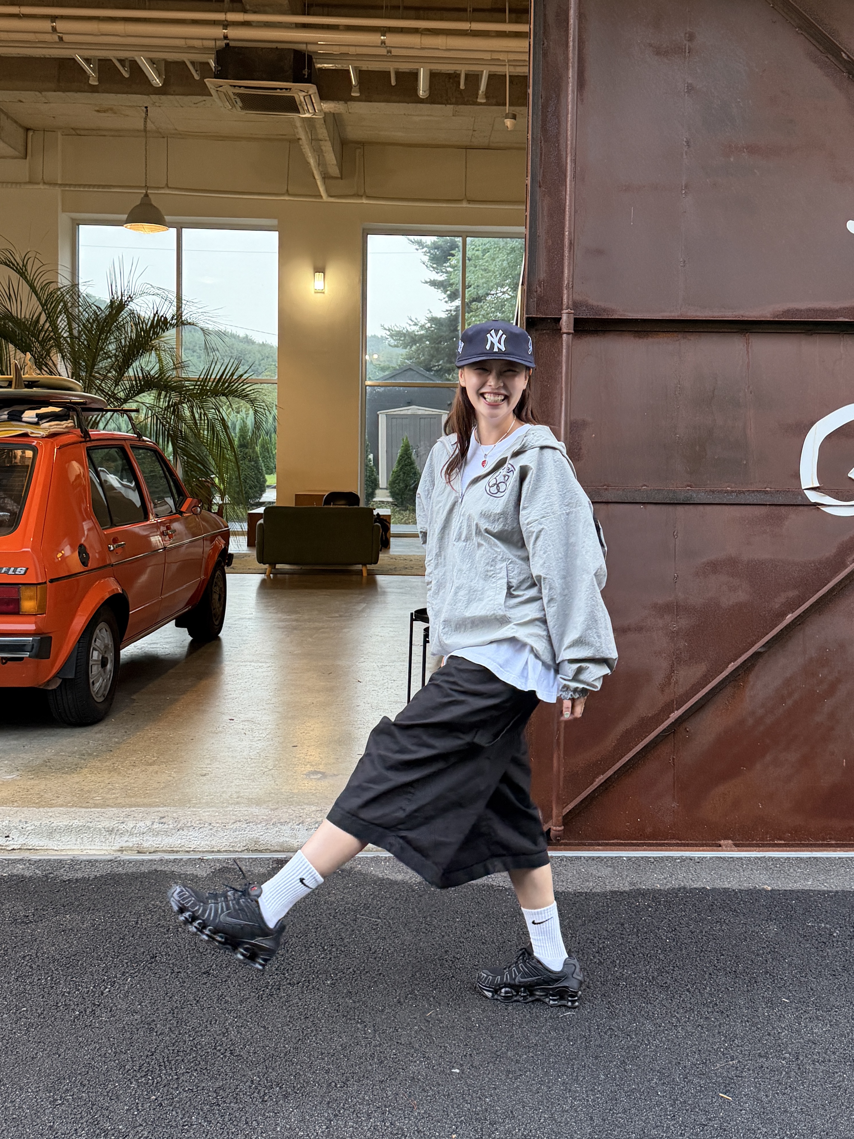 Yeezy x Gosha Rubchinskiy Vulture WB-01 Jacket Mocha, New Era MLB New York Yankees Pillbox Series Ball Cap Navy 착용 스타일 - 1