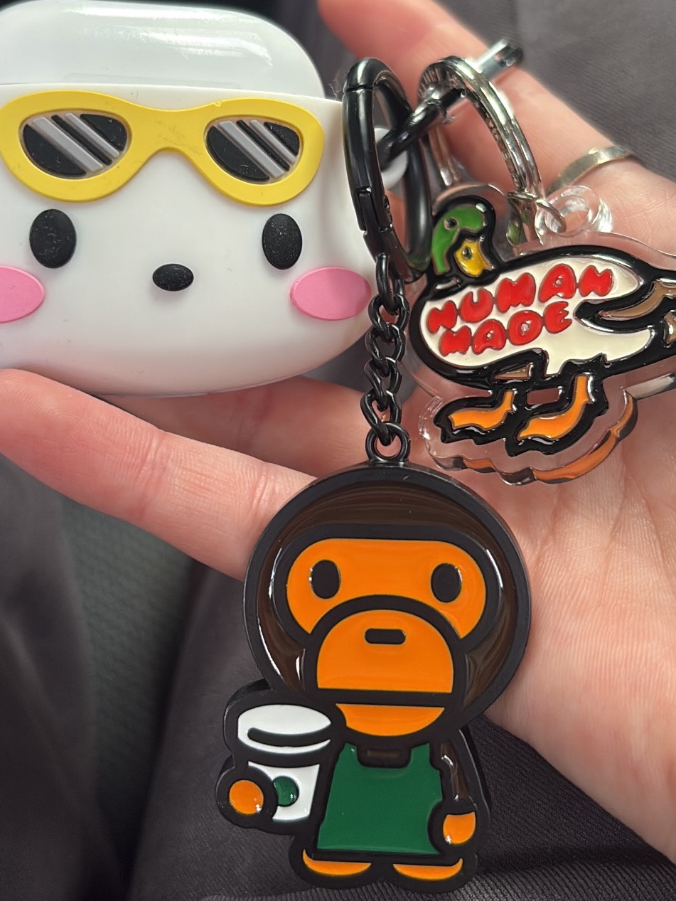 Human Made Animal Keychain Green, Starbucks x BAPE Baby Milo Keychain 착용 스타일