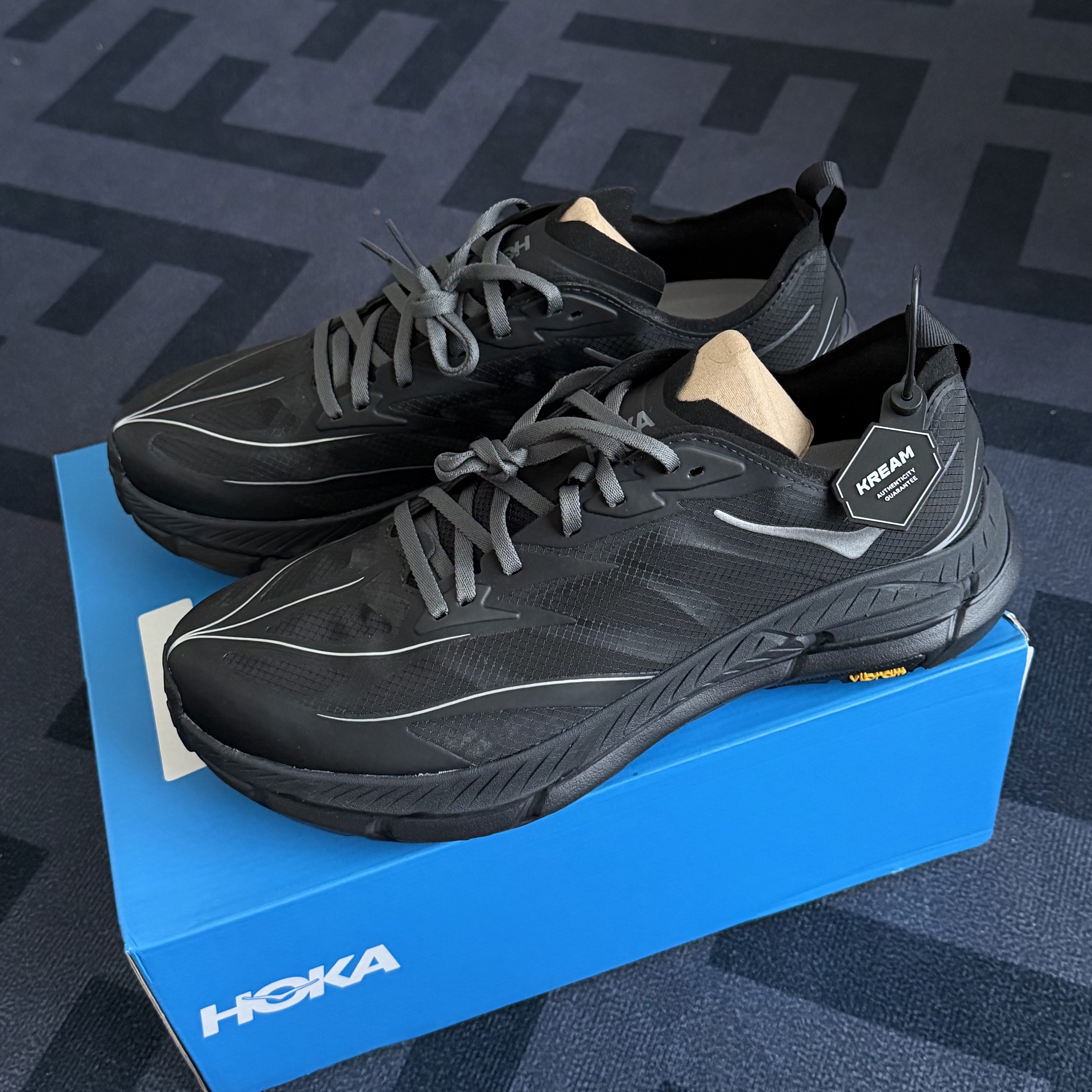 Hoka Mafate Speed 4 Lite Black Outer Orbit 착용 스타일 - 1