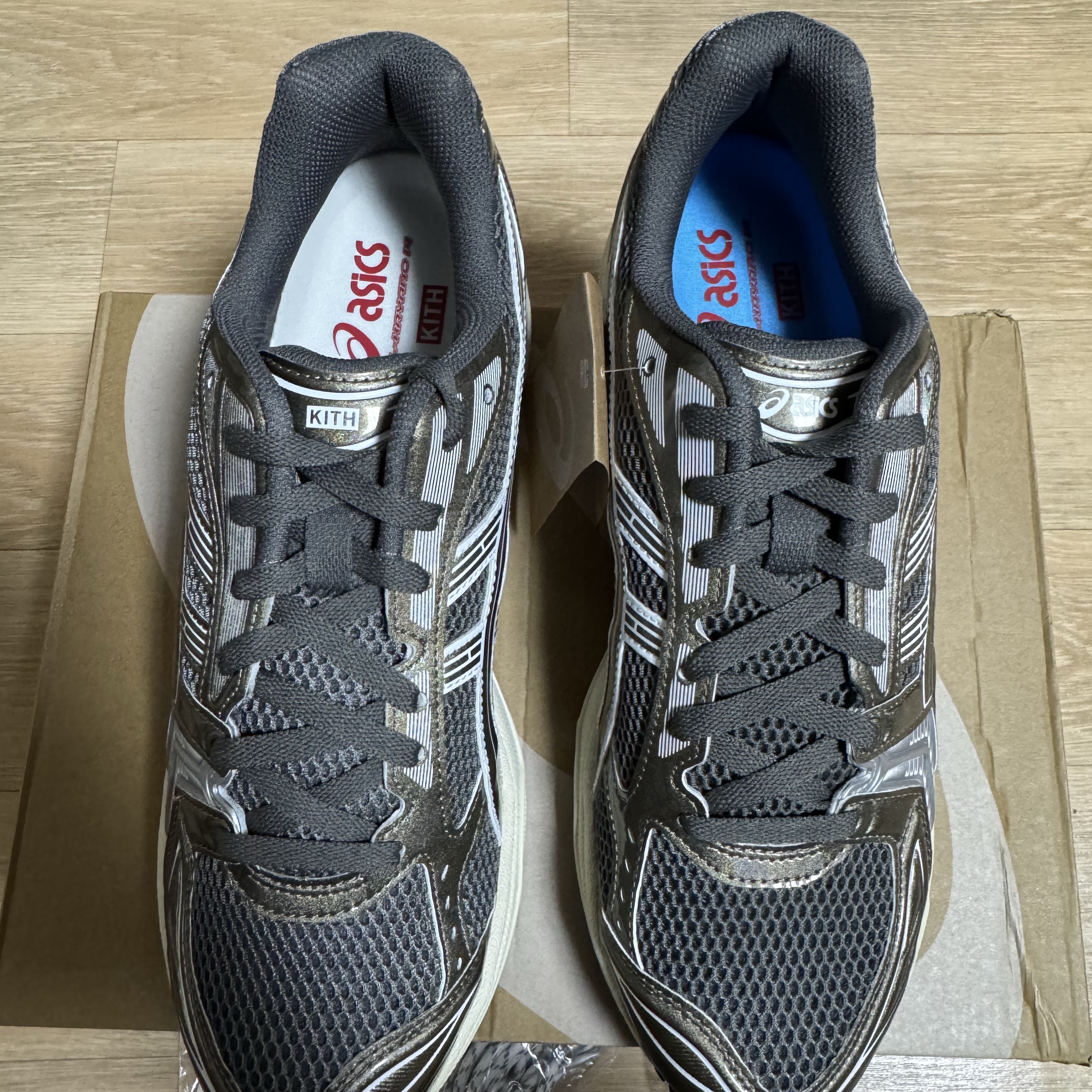 Asics x Ronnie Fieg x Kith Gel-Kayano 14 Granite Gray White 착용 스타일 - 3