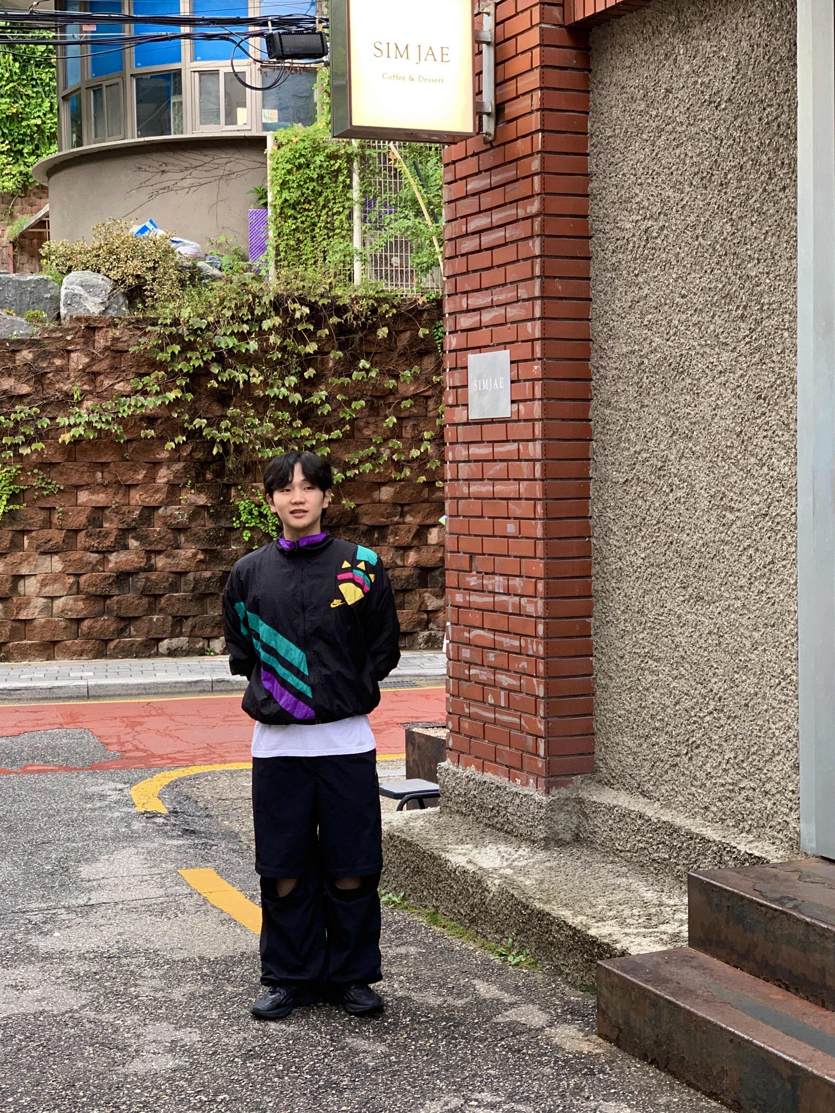 Adidas Ozweego Core Black 착용 스타일 - 3