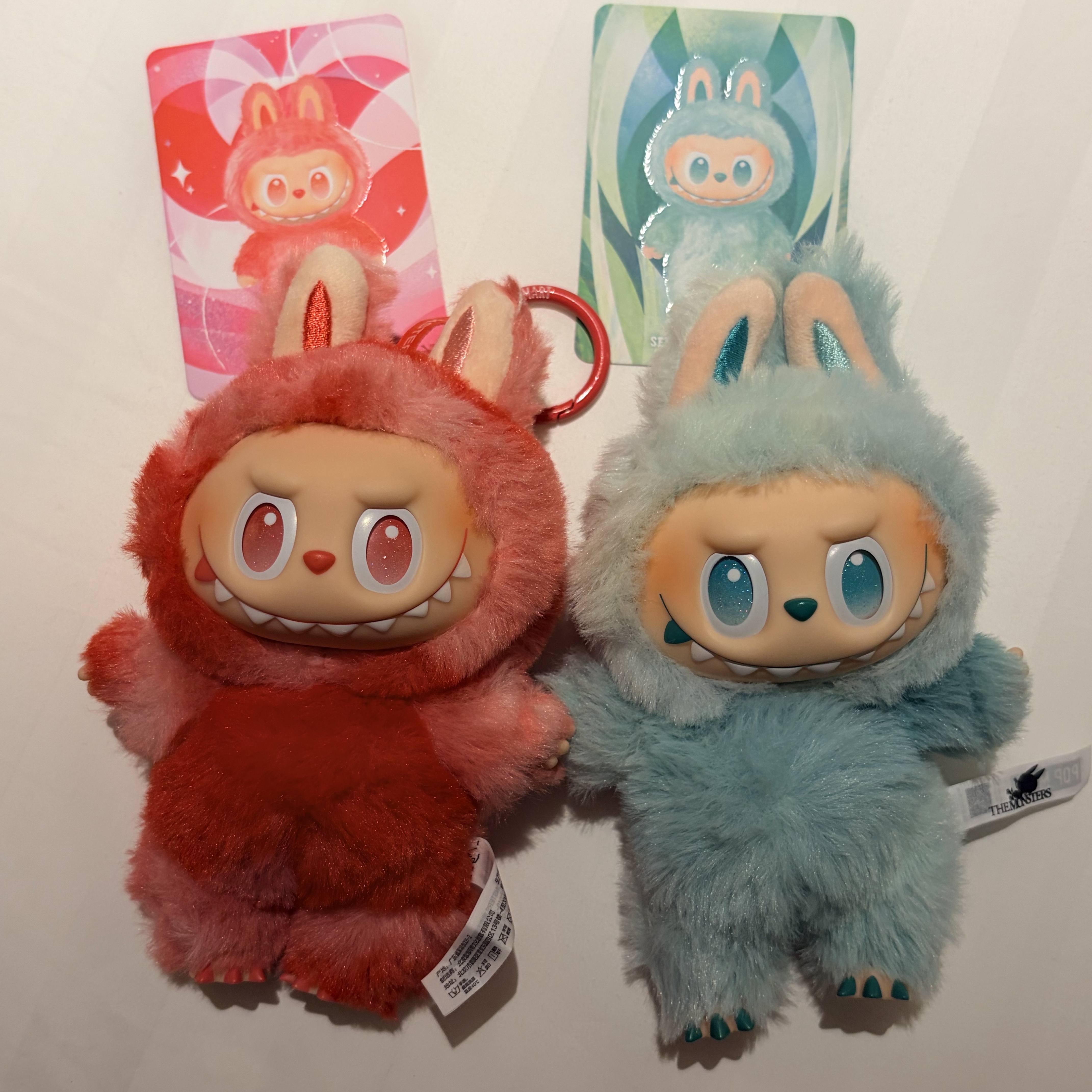 Pop Mart Labubu The Monsters Highlight Series Sealed Case (1 Blind Box), Pop Mart Labubu The Monsters Highlight Series Love Keyring (Opened Case) 착용 스타일