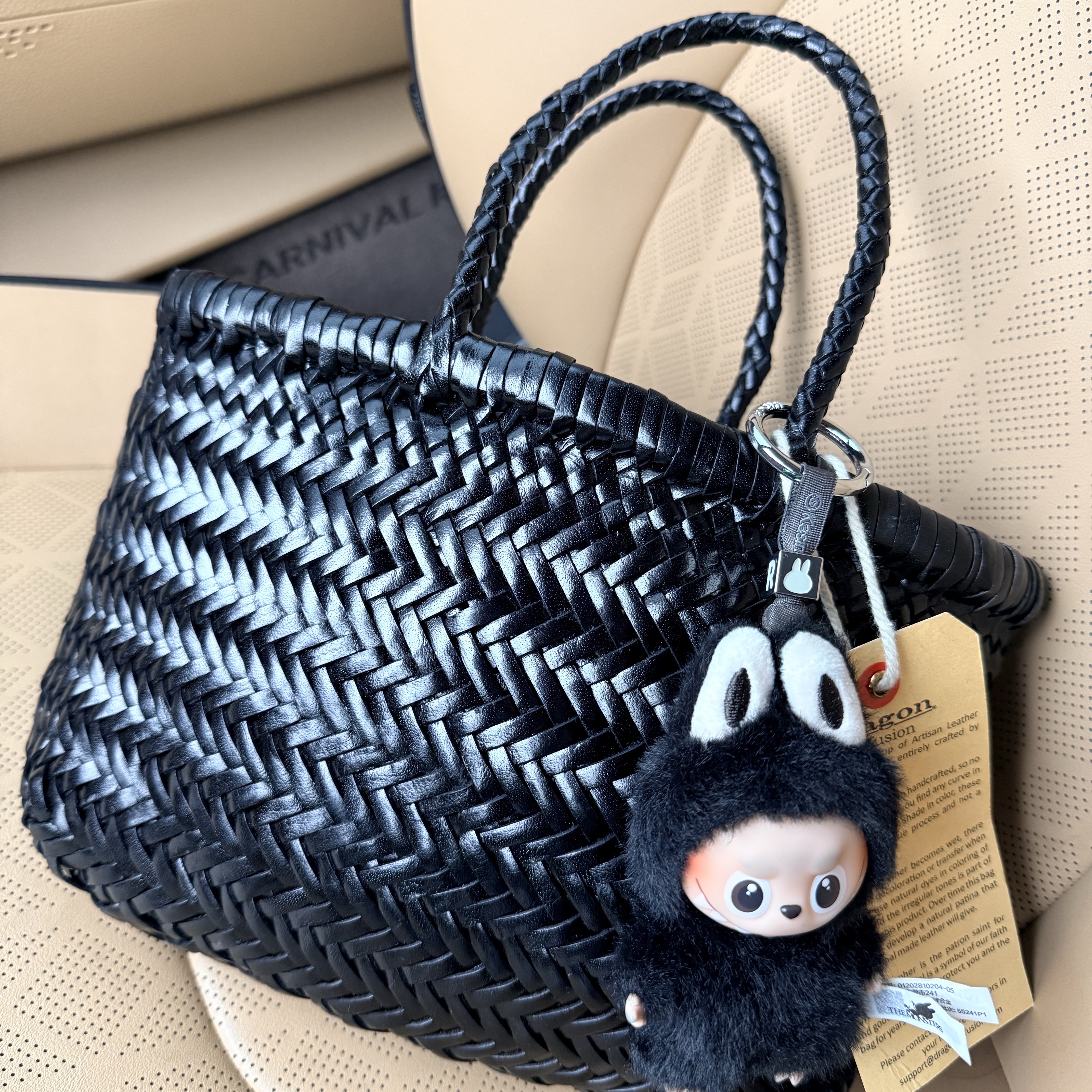 Dragon Diffusion Mini Flat Gora Black 착용 스타일 - 3