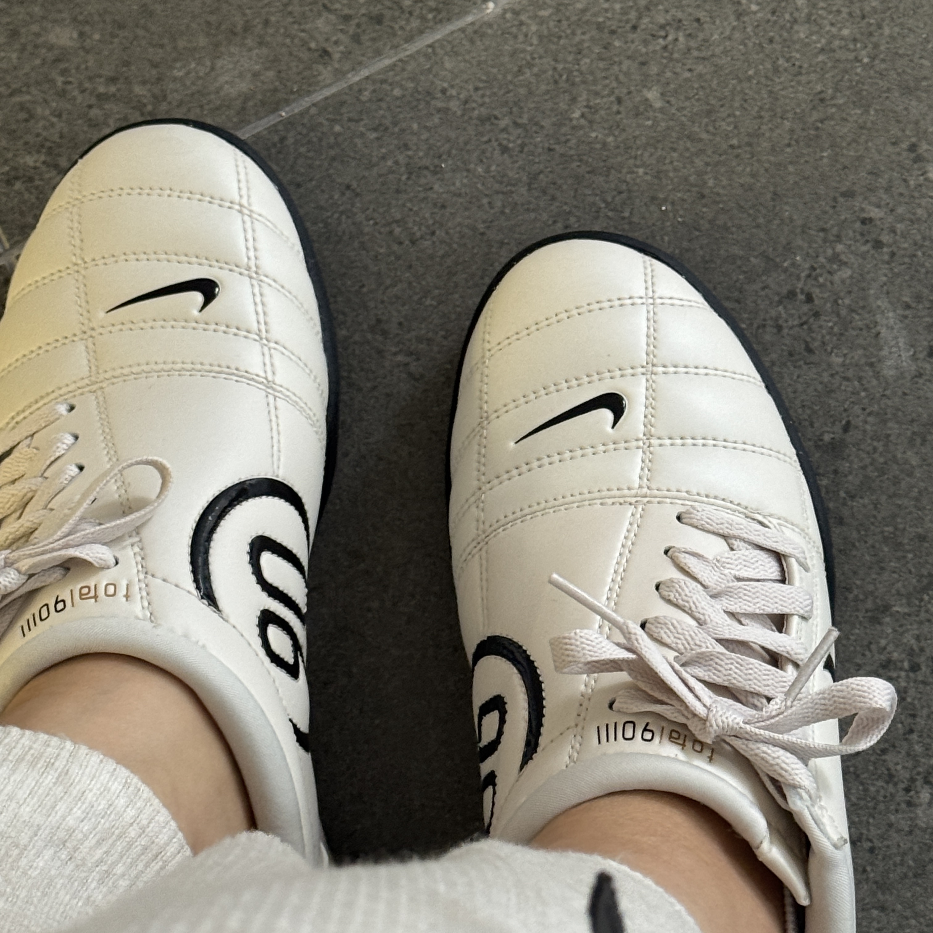 Nike Total 90 III SP Light Orewood Brown Black 착용 스타일 - 2