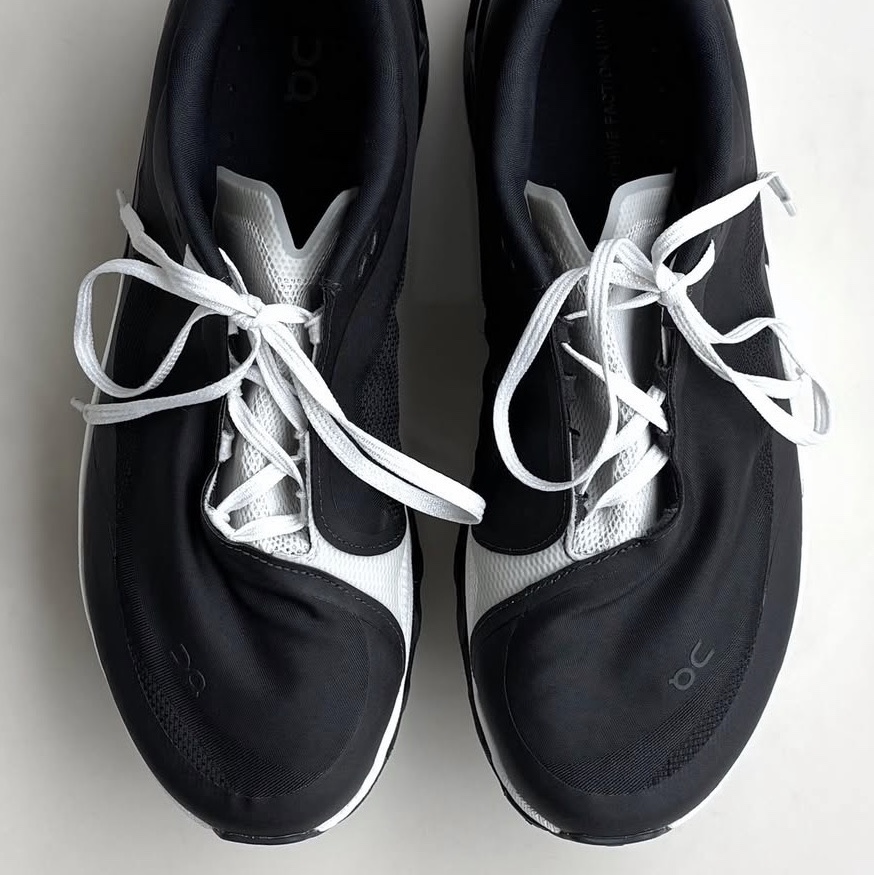 On Running x Post Archive Faction (Paf) Cloudmonster Hyper Black 착용 스타일