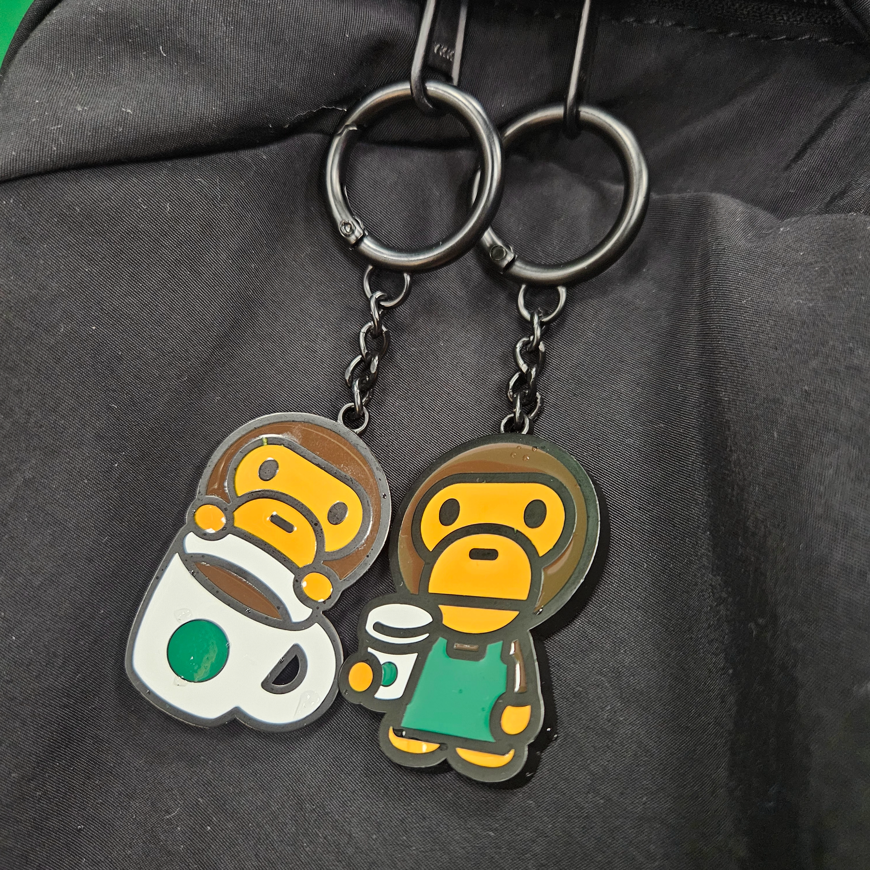 Starbucks x BAPE Baby Milo Keychain, Starbucks x BAPE Baby Milo Keychain 착용 스타일 - 1