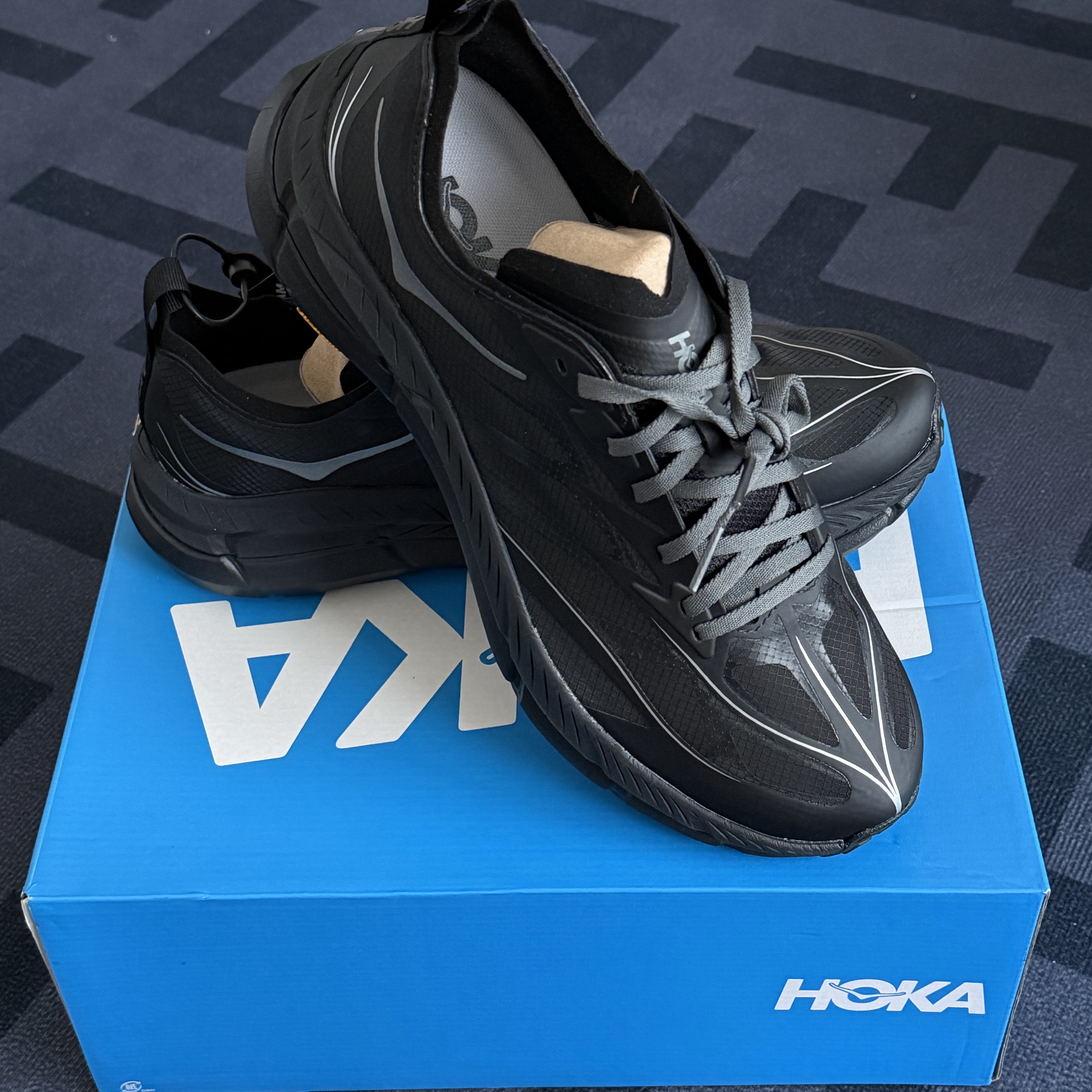Hoka Mafate Speed 4 Lite Black Outer Orbit 착용 스타일 - 2